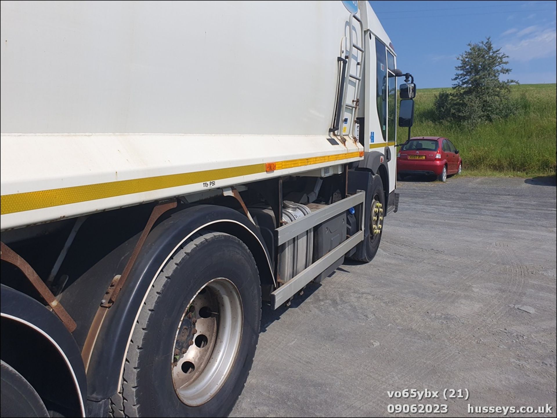 15/65 DENNIS ELITE 6 (6) DUSTCART - 7146cc 2dr (White) - Image 21 of 33