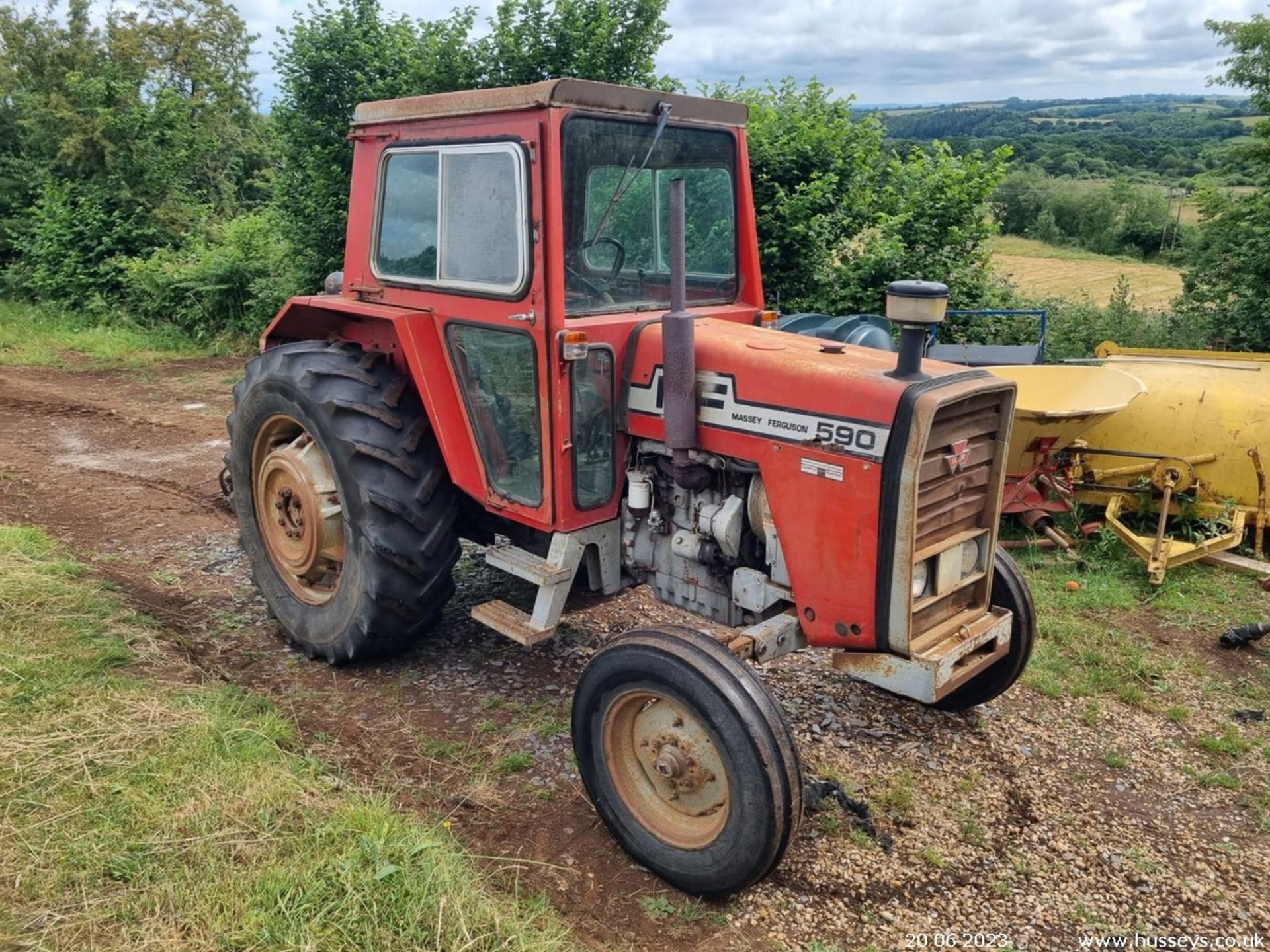 MASSEY FERGUSON 590 TRACTOR SHOWING 7900HRS (TURNER NOT INCLUDED BEEN USED MAKING HAY THIS