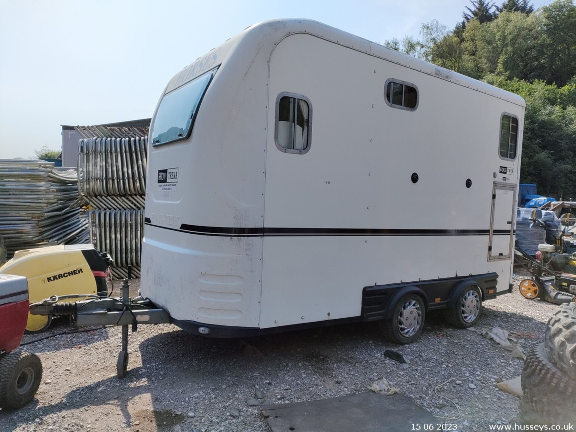 EQUI TREK SHOW TREKA HORSE TRAILER - Image 4 of 14