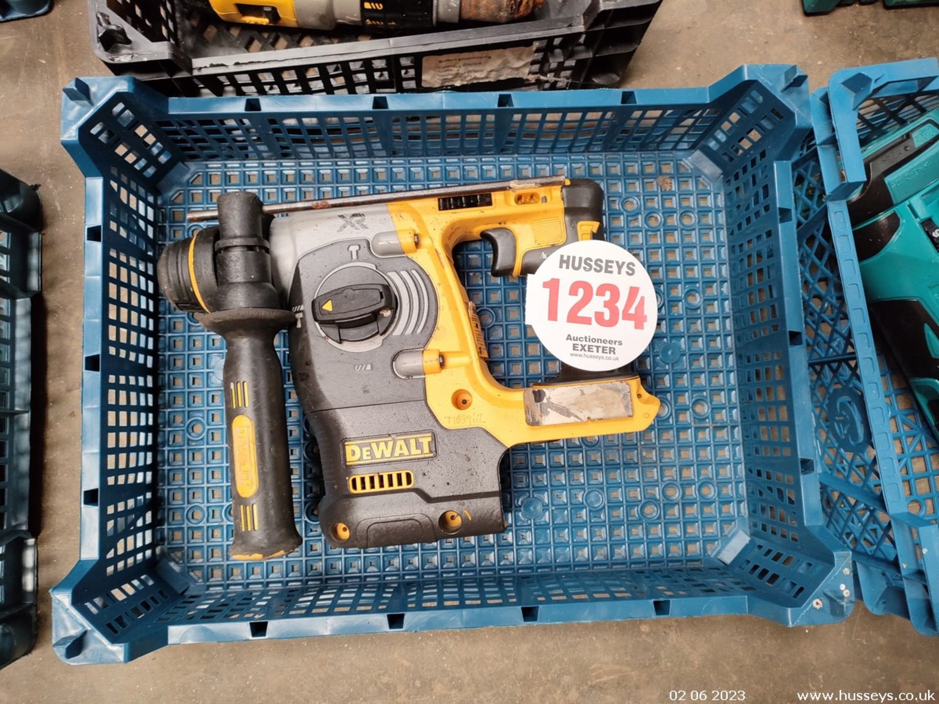 CORDLESS DEWALT HAMMER DRILL