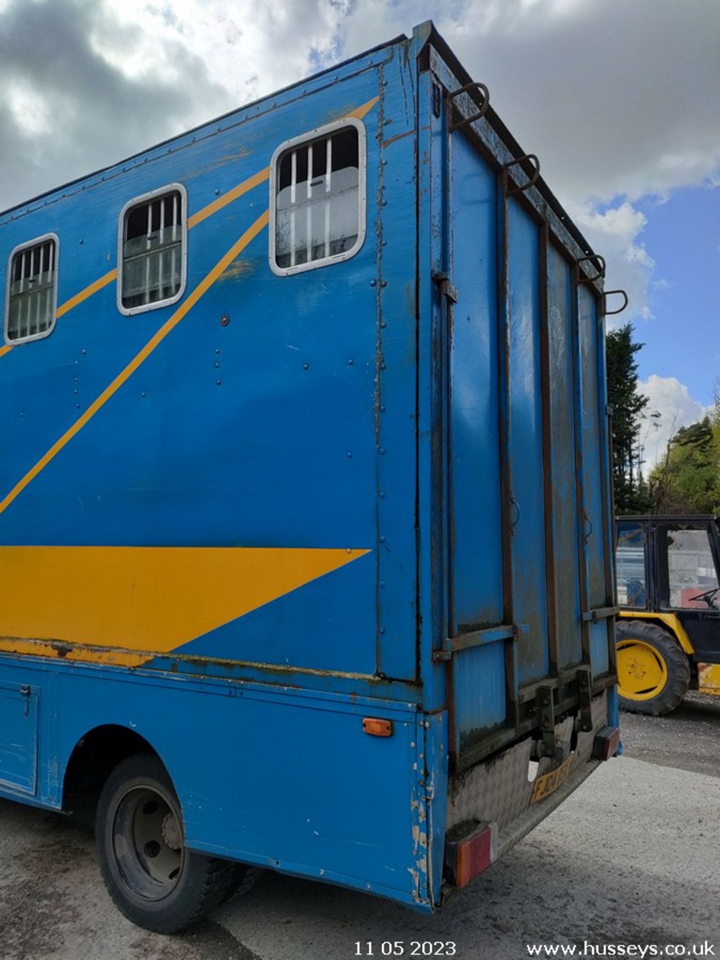 04/04 IVECO EUROCARGO - 3920cc 2dr Horse Box (Yellow) - Image 12 of 40