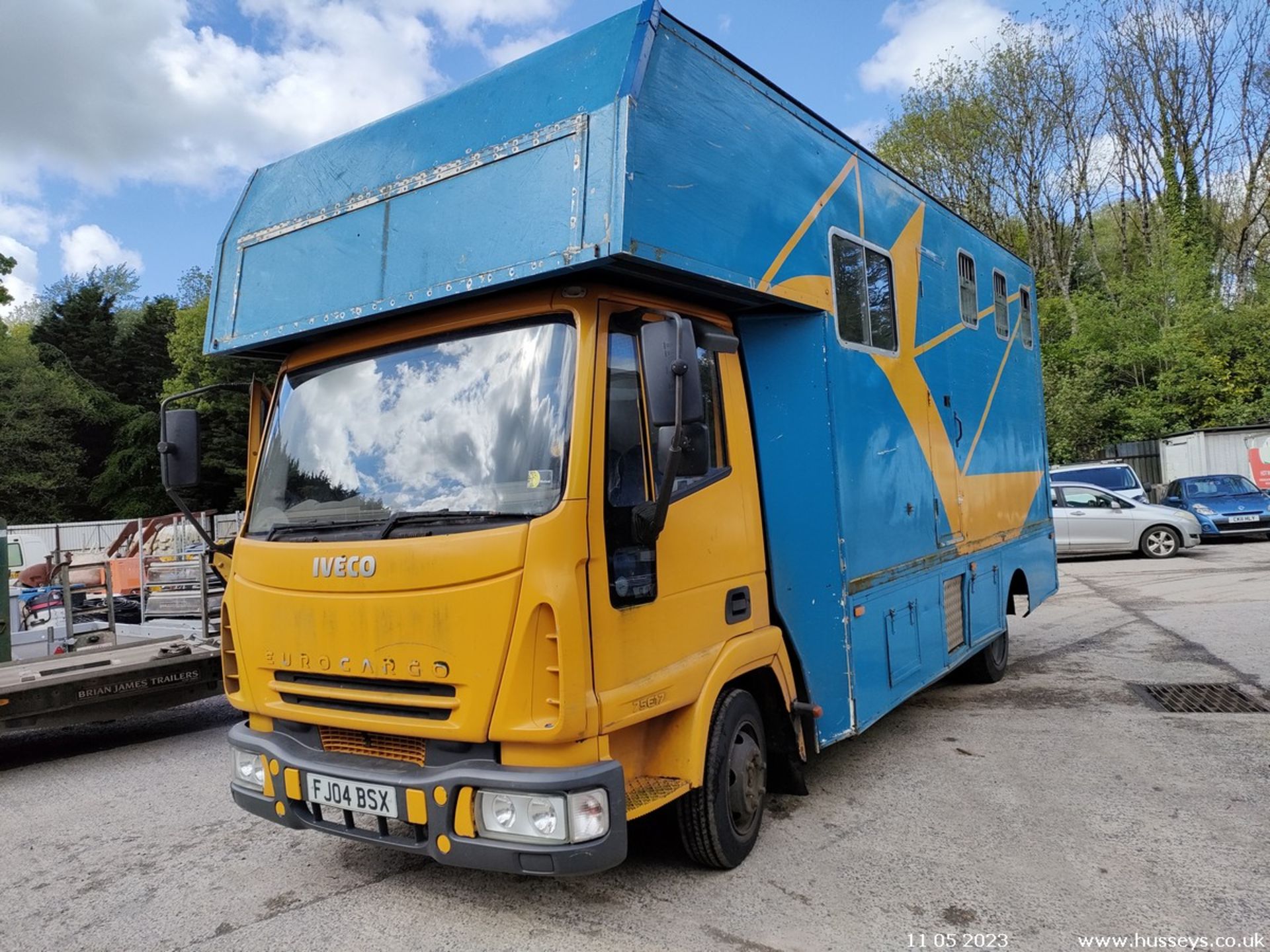 04/04 IVECO EUROCARGO - 3920cc 2dr Horse Box (Yellow) - Image 2 of 40