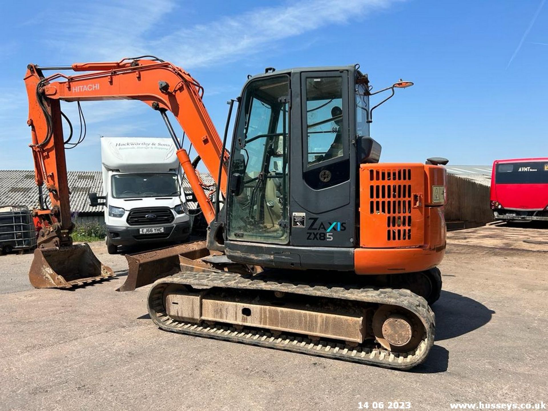 HITACHI ZAXIS ZX85 EXCAVATOR 2011 SHOWING 6214HRS C.W 1 BUCKET