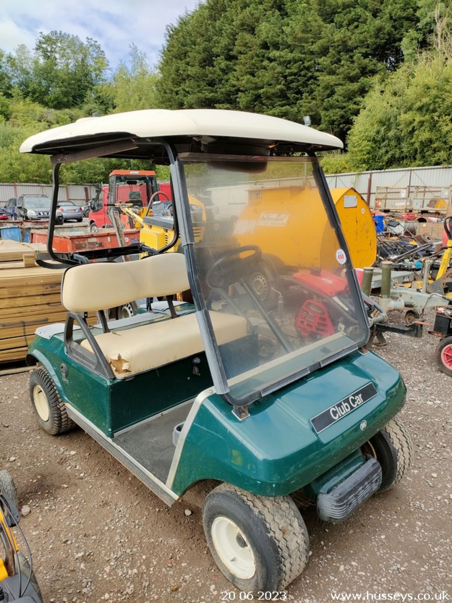 CLUB CAR PETROL GOLF BUGGY - Image 2 of 5