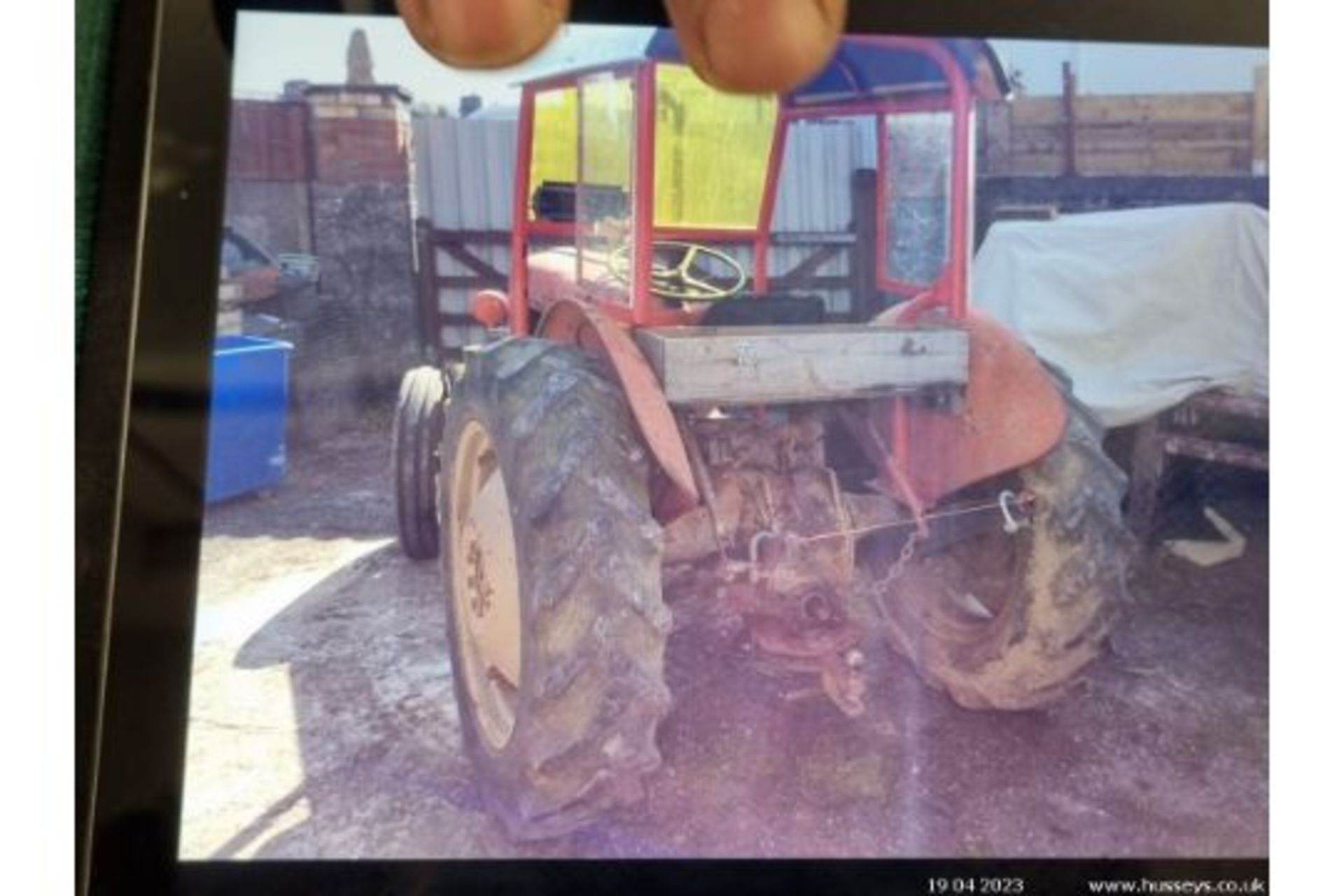 MASSEY FERGUSON 4 CYLINDER TRACTOR - Image 2 of 14