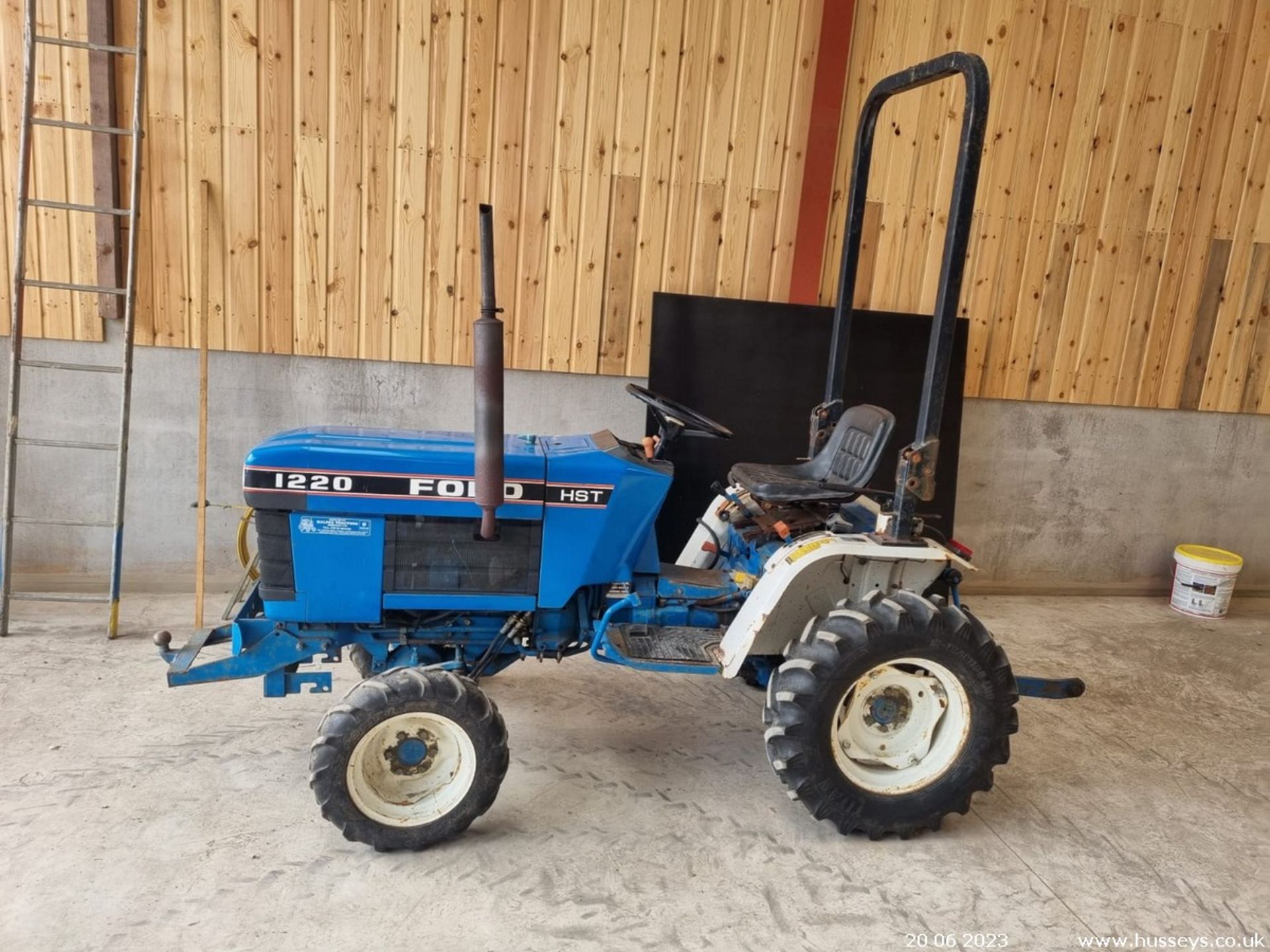 FORD 1220 HST COMPACT TRACTOR SHOWING 1844HRS