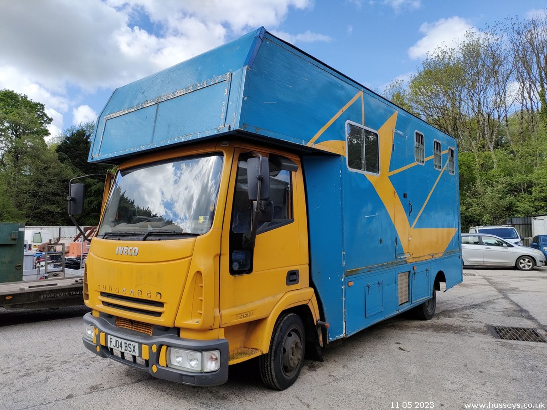 04/04 IVECO EUROCARGO - 3920cc 2dr Horse Box (Yellow)