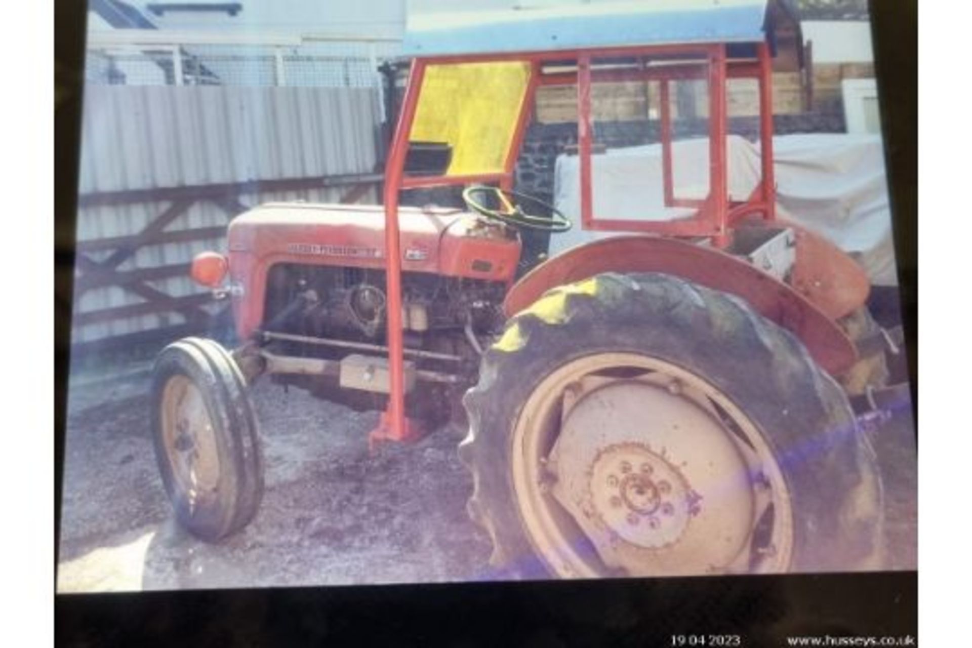 MASSEY FERGUSON 4 CYLINDER TRACTOR - Image 5 of 14