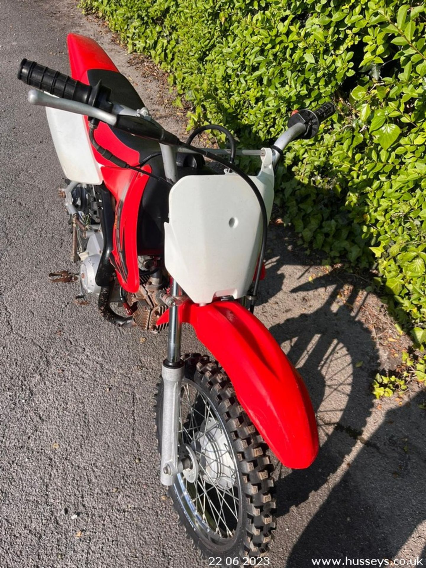 HONDA CRF70 MOTO CROSS BIKE R&D - Image 2 of 9