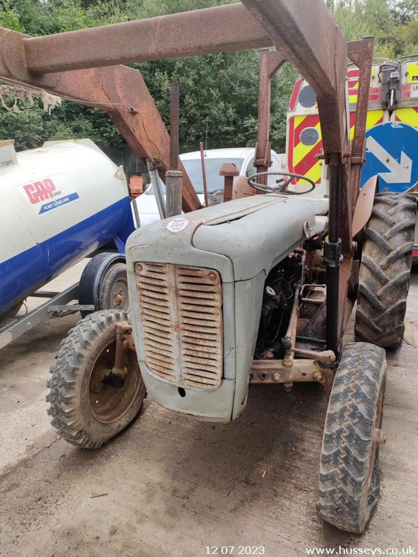 FERGIE FE35 TRACTOR C.W LOADER - Image 8 of 11