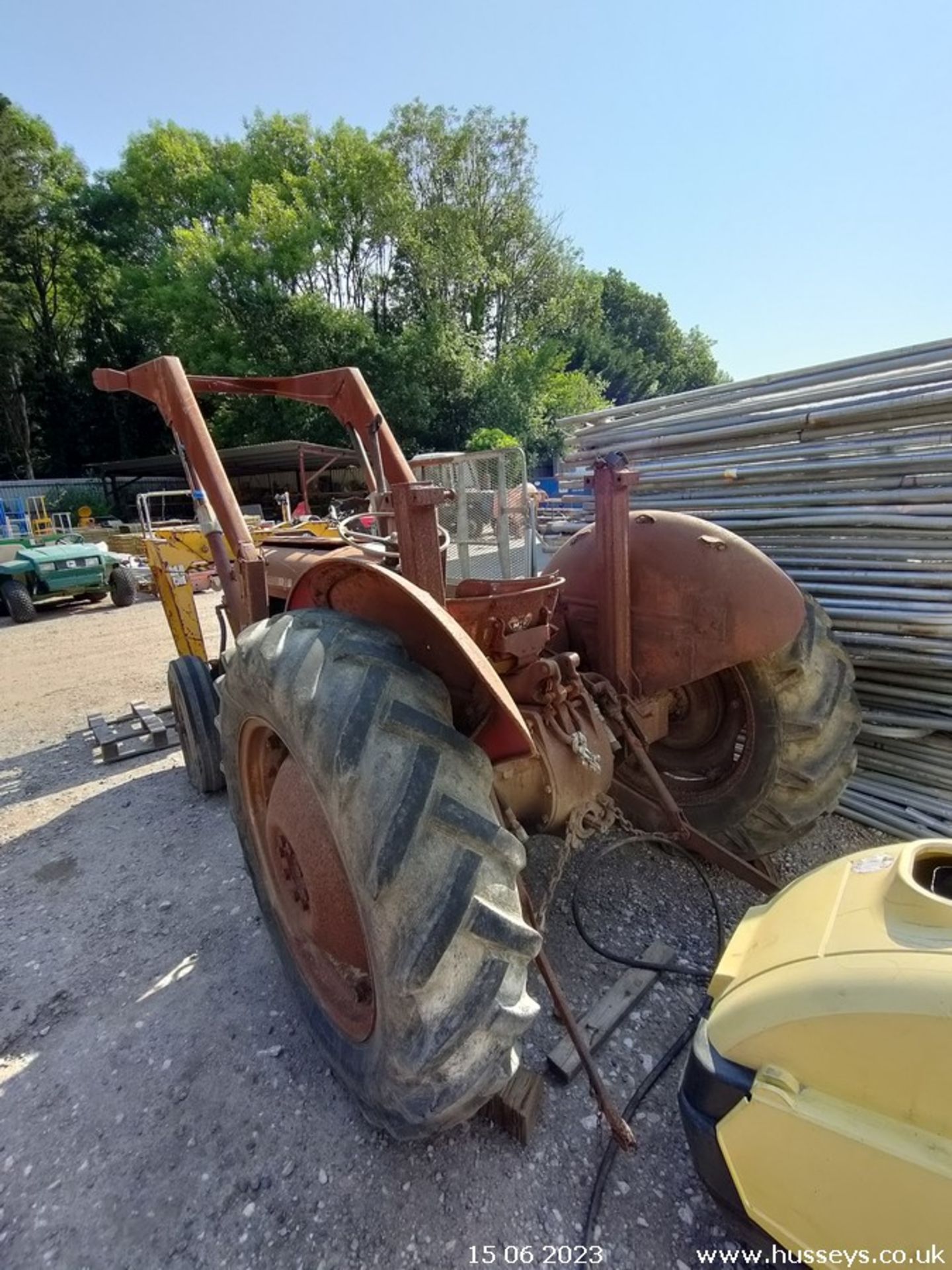 MASSEY FERGUSON 35 TRACTOR C.W LOADER - Image 3 of 7