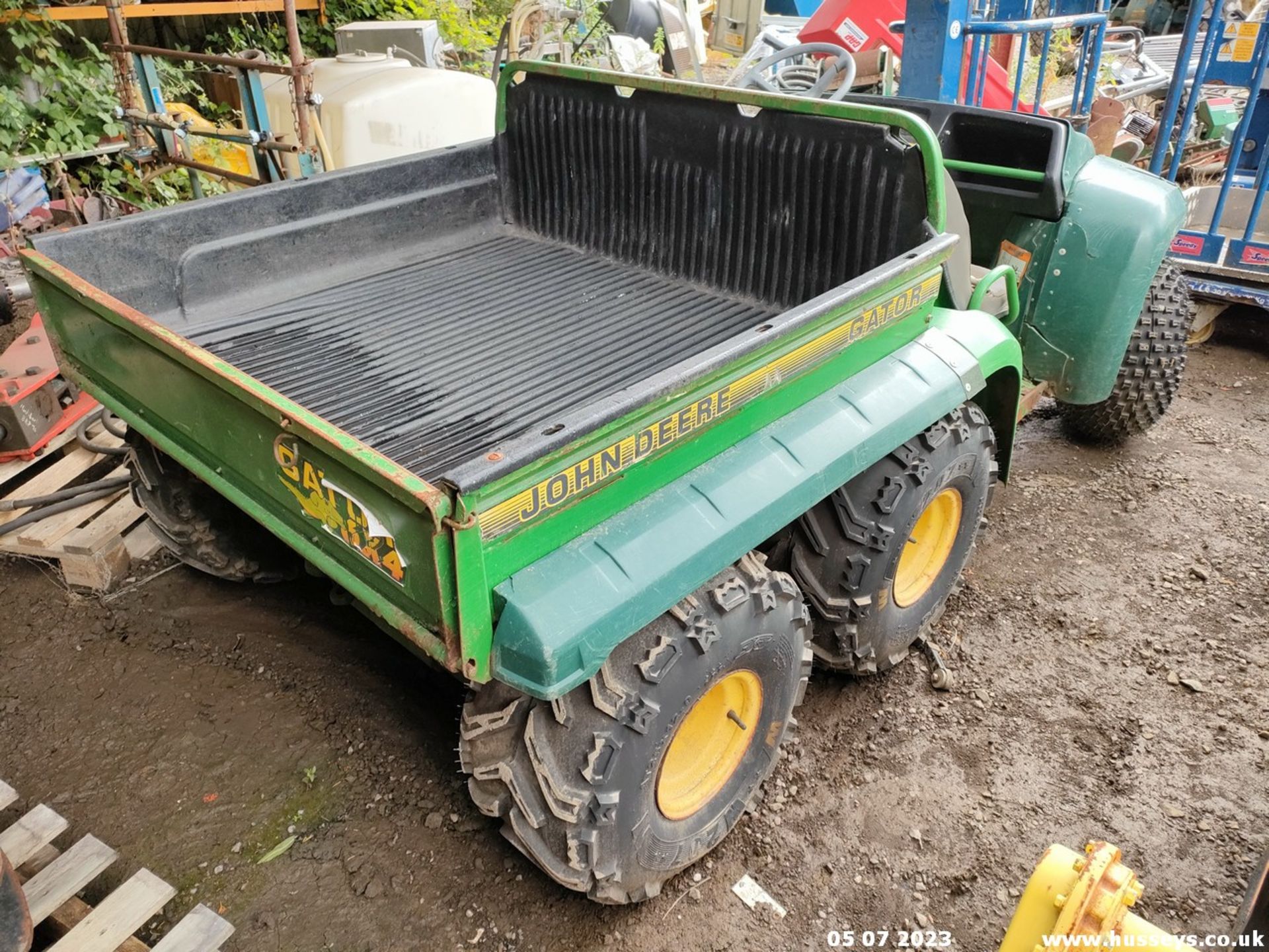 JOHN DEERE 6 WHEELED GATOR - Image 2 of 6