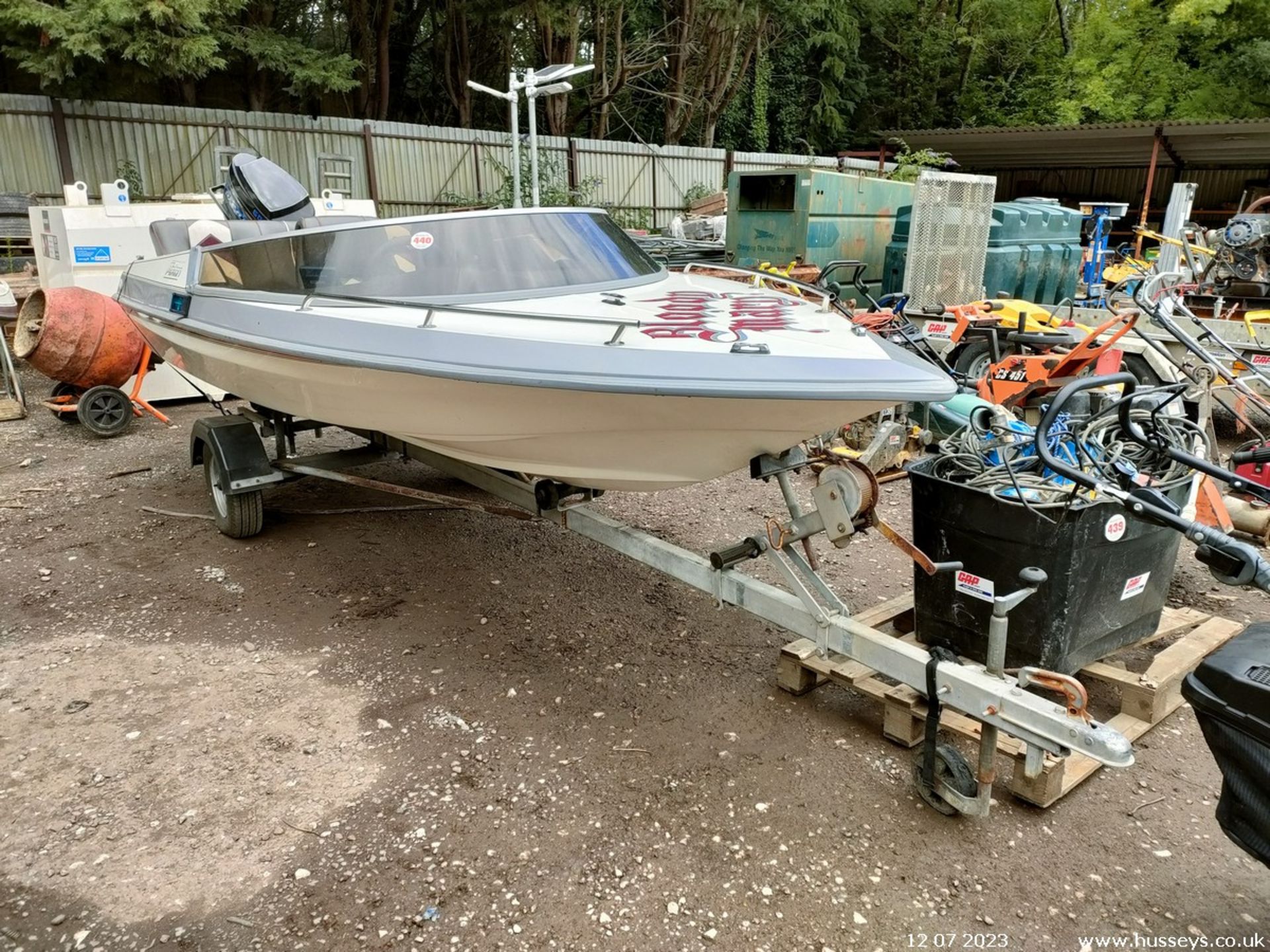 PICTON SPEEDBOAT MERCURY 500 OUTBOARD C.W TRAILER