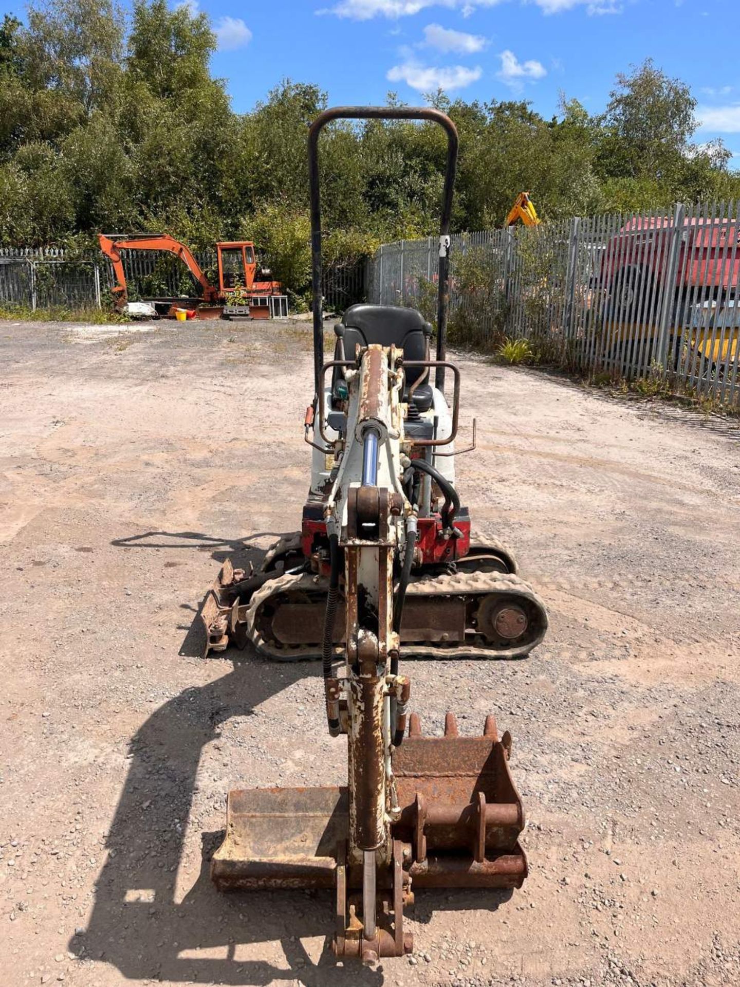 TAKEUCHI TB108 MICRO DIGGER 2 BUCKETS EXPANDING TRACKS RTD - Image 2 of 10