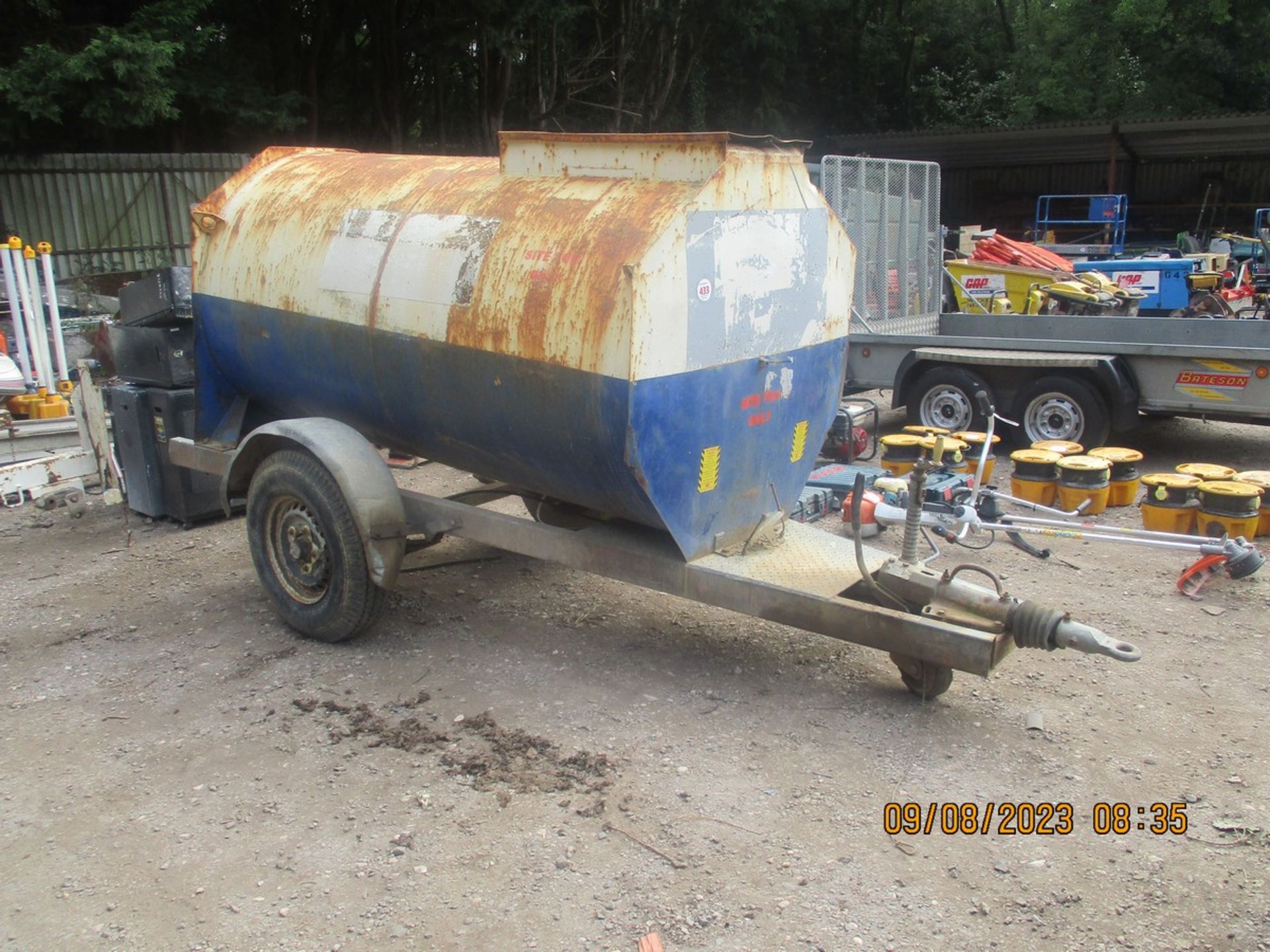 MAIN 2000 LITRE DIESEL BOWSER 198496