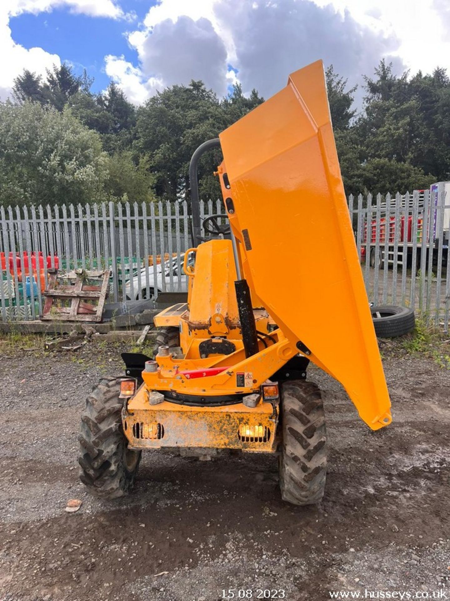 THWAITES 2 TON SWIVEL SKIP DUMPER 2014 ROAD REG 1442HRS YANMAR ENGINE MANUAL RDTS - Image 9 of 19