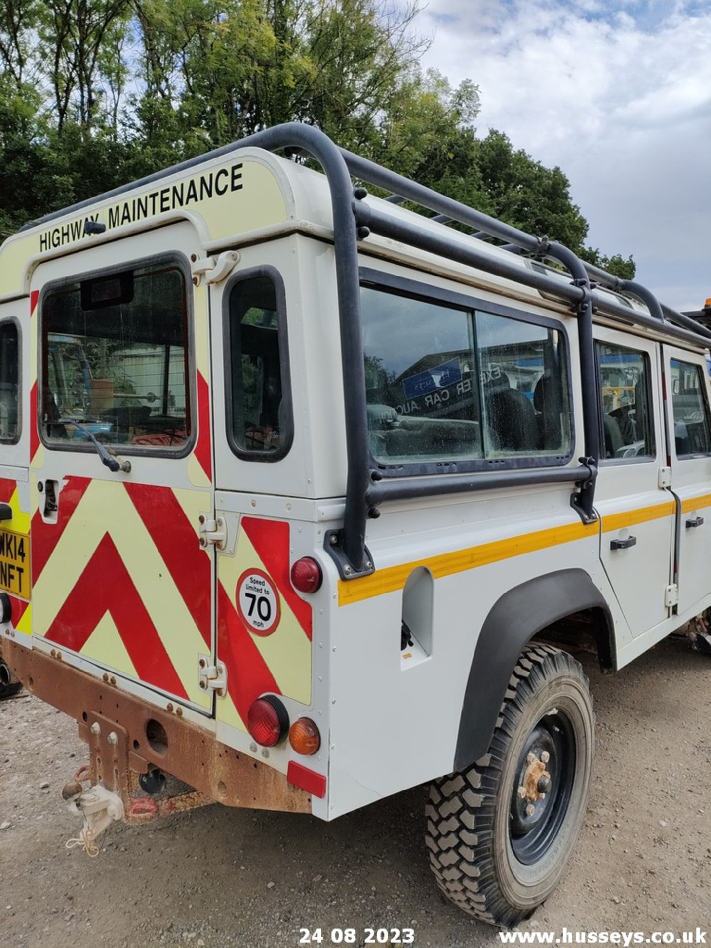 14/14 LAND ROVER DEFENDER 110 TD D/C - 2198cc 5dr 4x4 (White, 30k) - Image 11 of 26