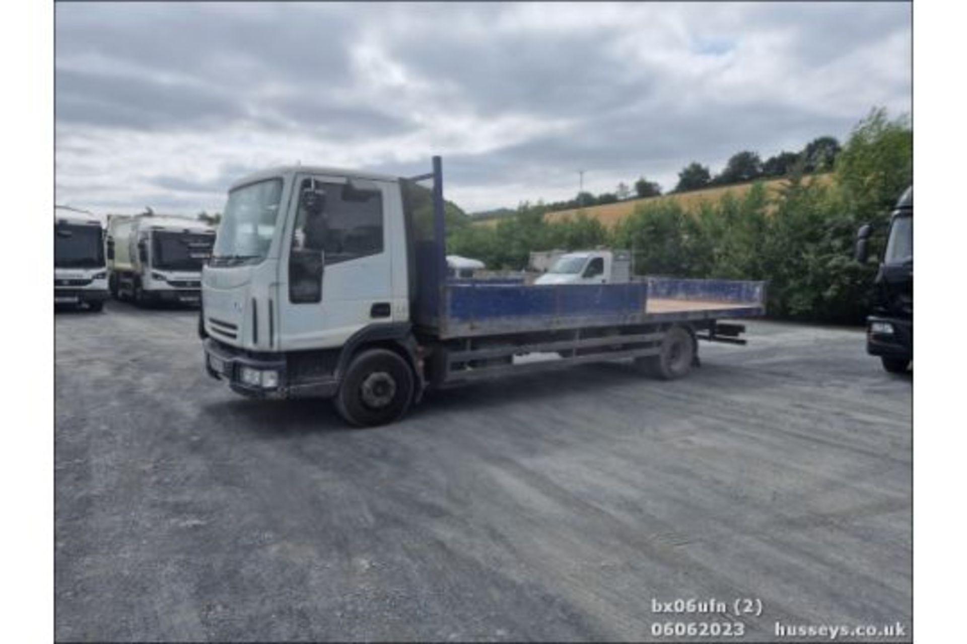 06/06 IVECO EUROCARGO - 5880cc 2dr Dropside (Orange, 595k) - Image 3 of 24