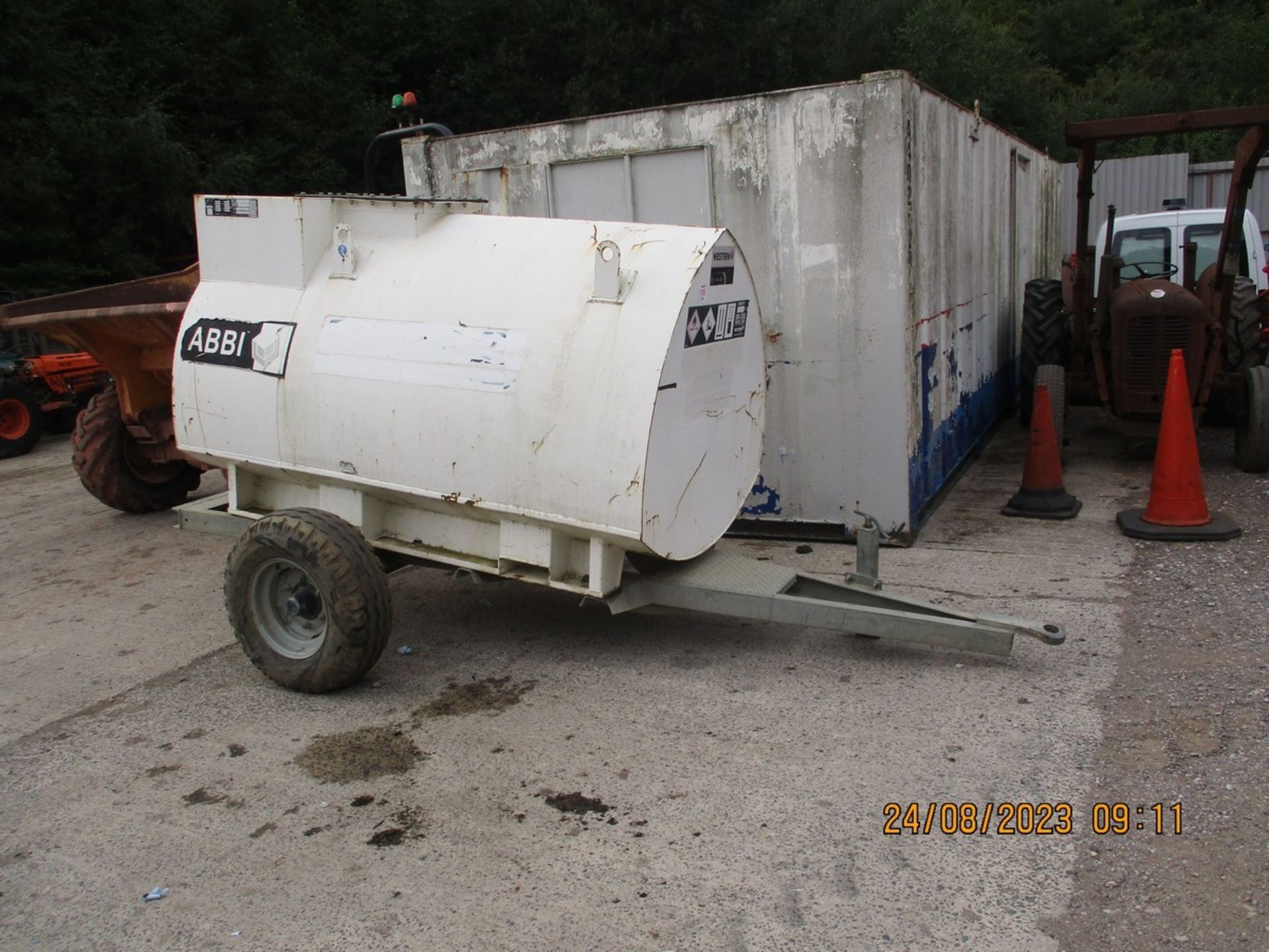 WESTERN 2000 LITRE DIESEL BOWSER