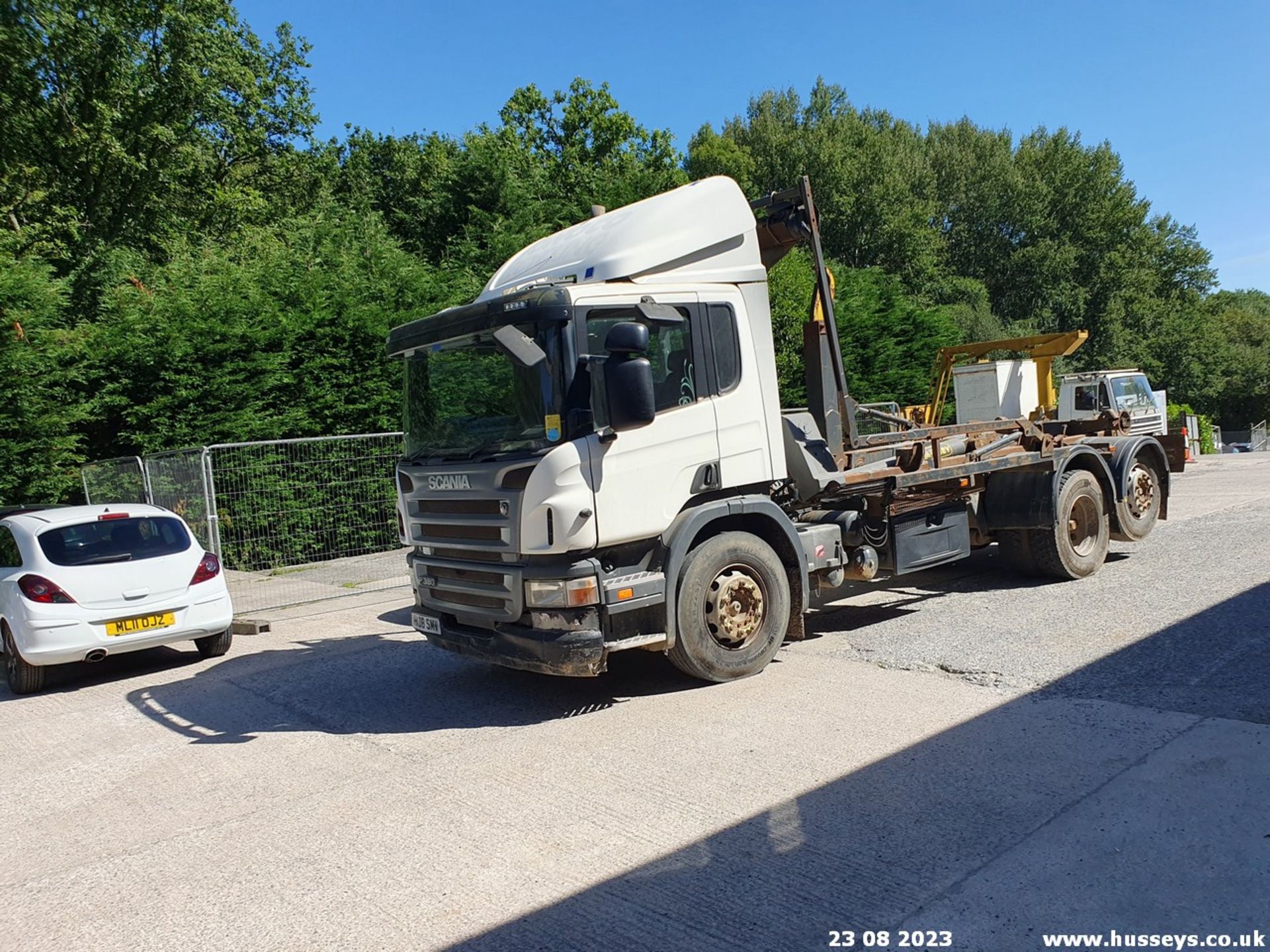 08/08 SCANIA P-SRS L-CLASS HOOK LOADER - 11705cc 2dr (White, 531k) - Image 7 of 21