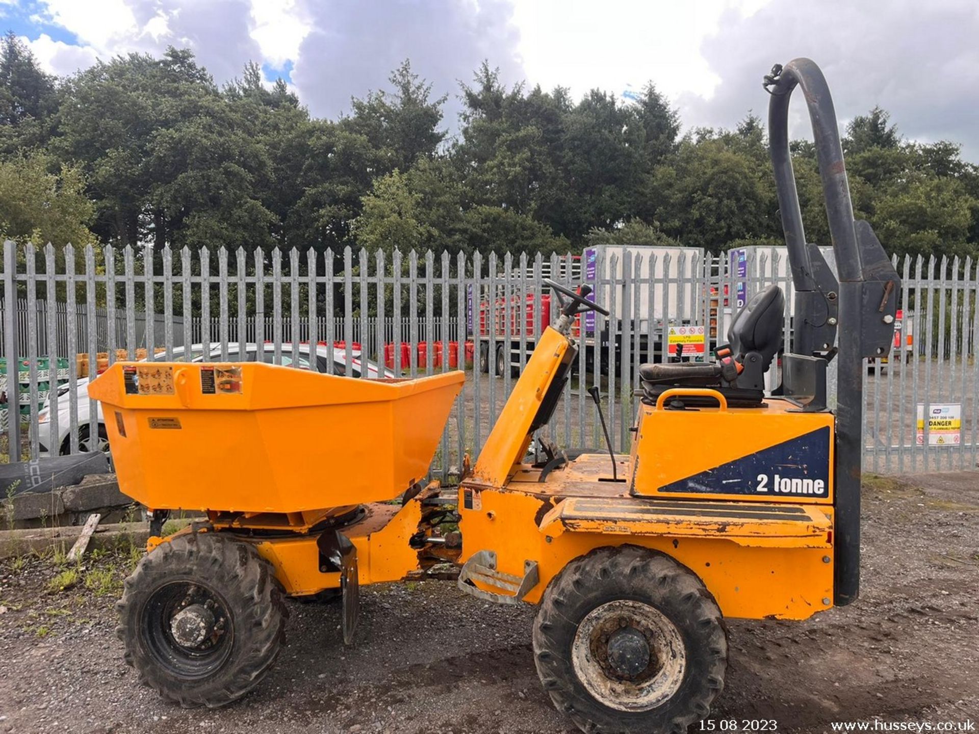 THWAITES 2 TON SWIVEL SKIP DUMPER 2014 ROAD REG 1442HRS YANMAR ENGINE MANUAL RDTS - Image 12 of 19