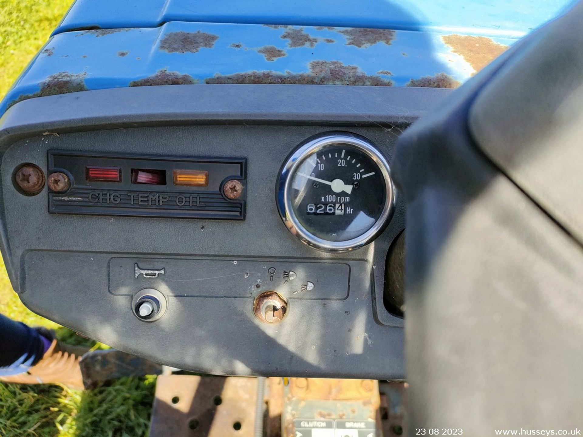 MITSUBISHI MT372D COMPACT TRACTOR C.W LINK BOX - Image 11 of 12