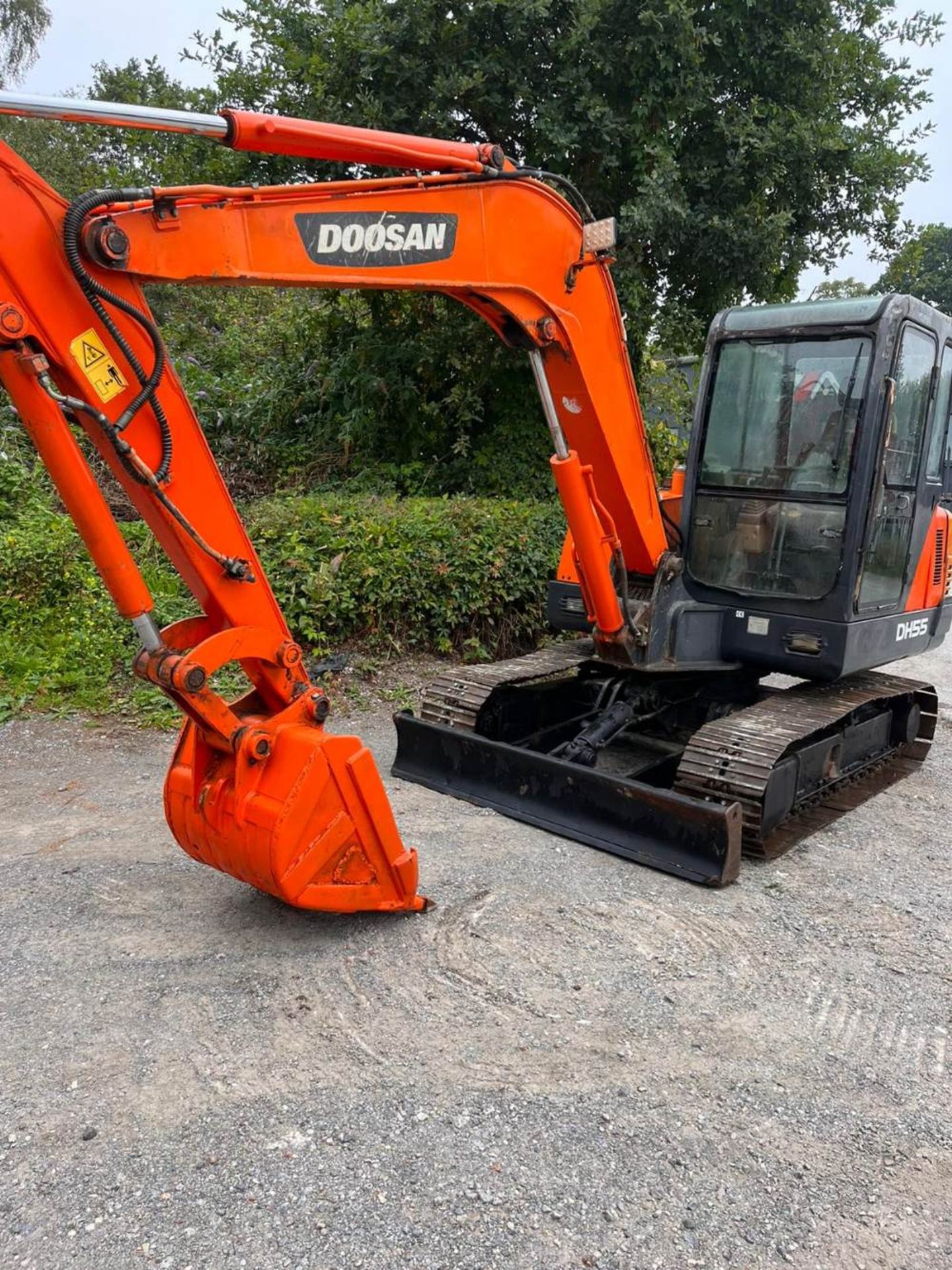 DOOSAN DH55 EXCAVATOR RTD - Image 2 of 13