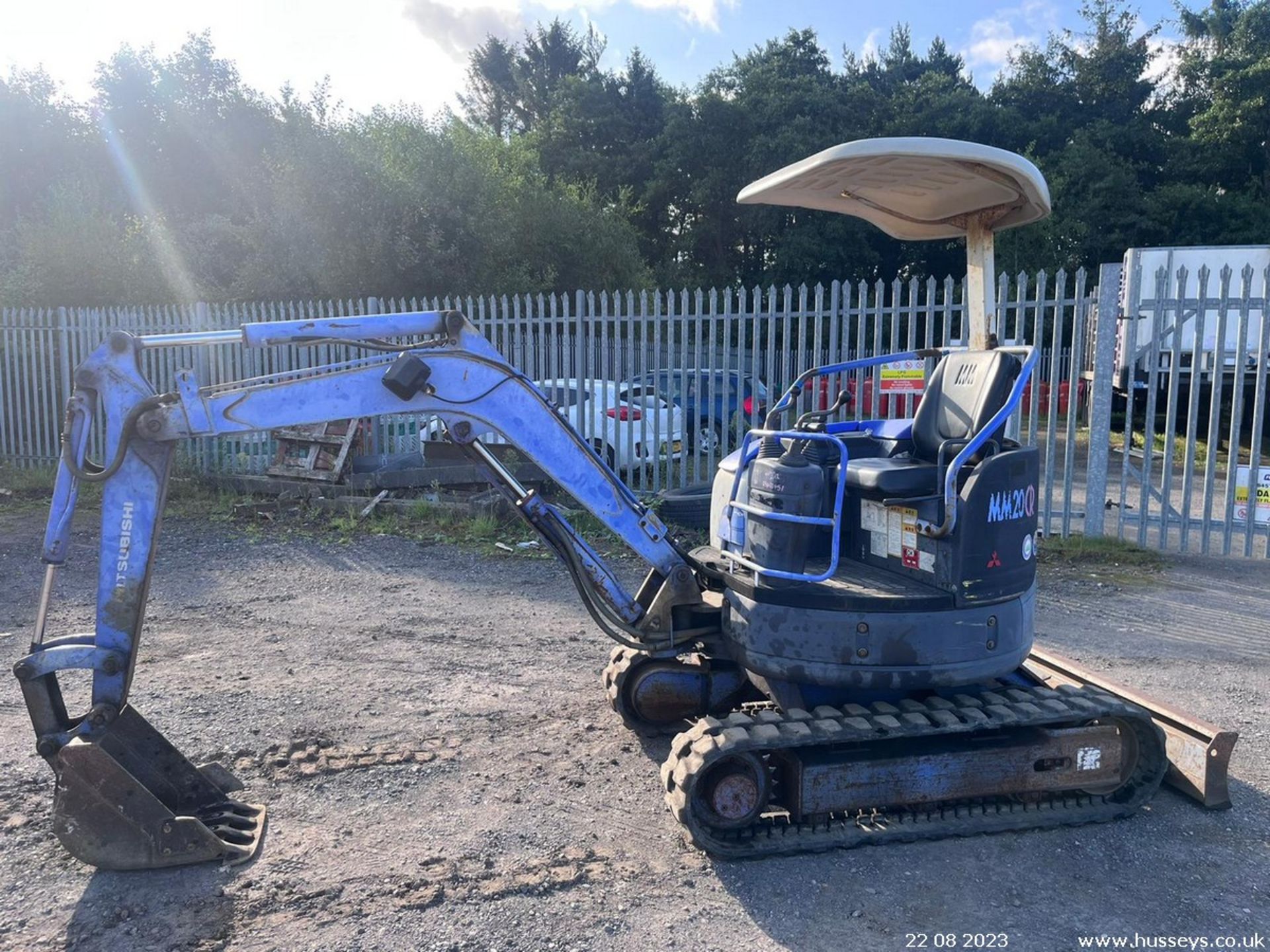 MITSUBISHI MM20 CR MINI DIGGER ZERO TAIL SWING RTD