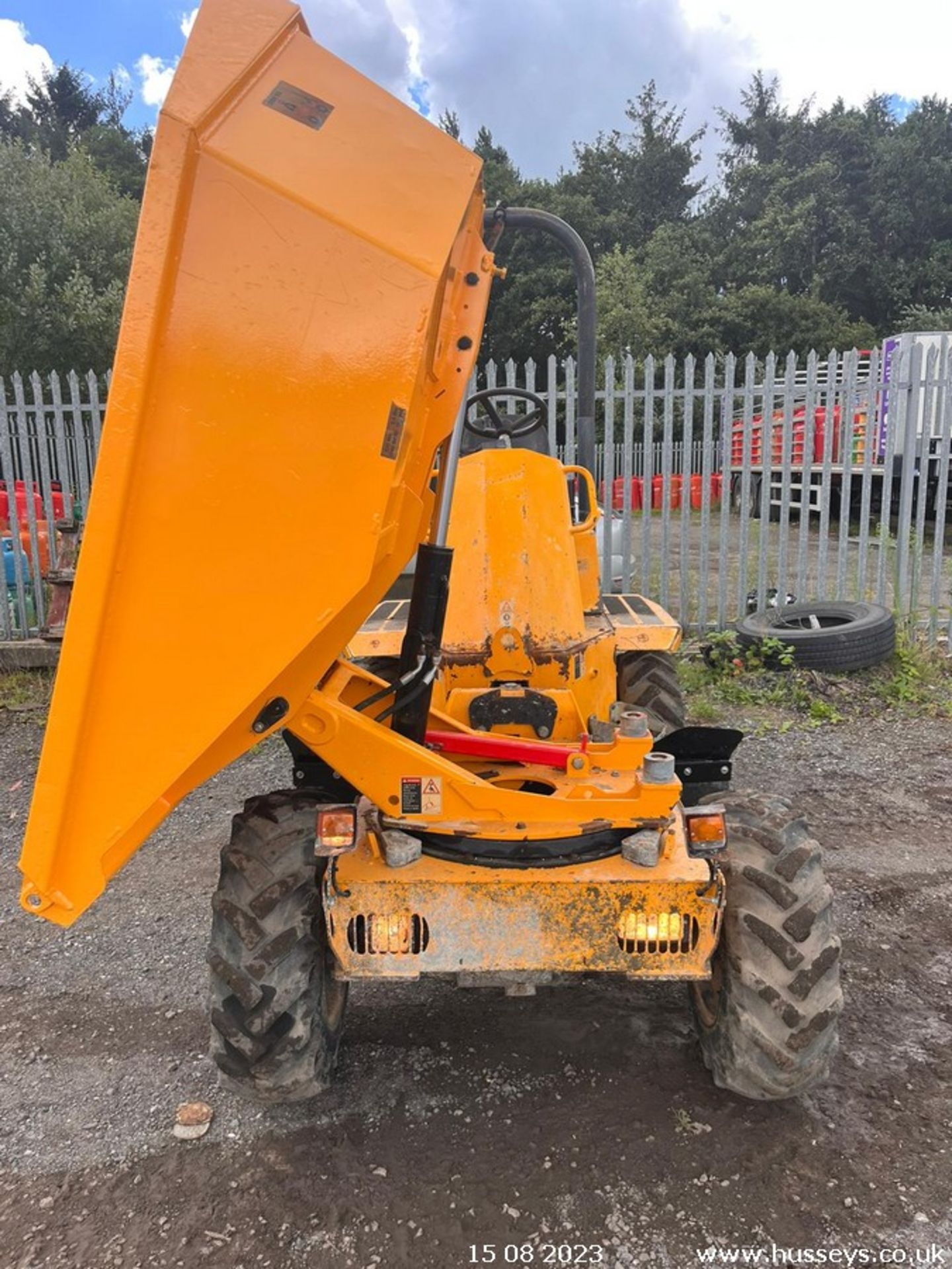 THWAITES 2 TON SWIVEL SKIP DUMPER 2014 ROAD REG 1442HRS YANMAR ENGINE MANUAL RDTS - Image 10 of 19