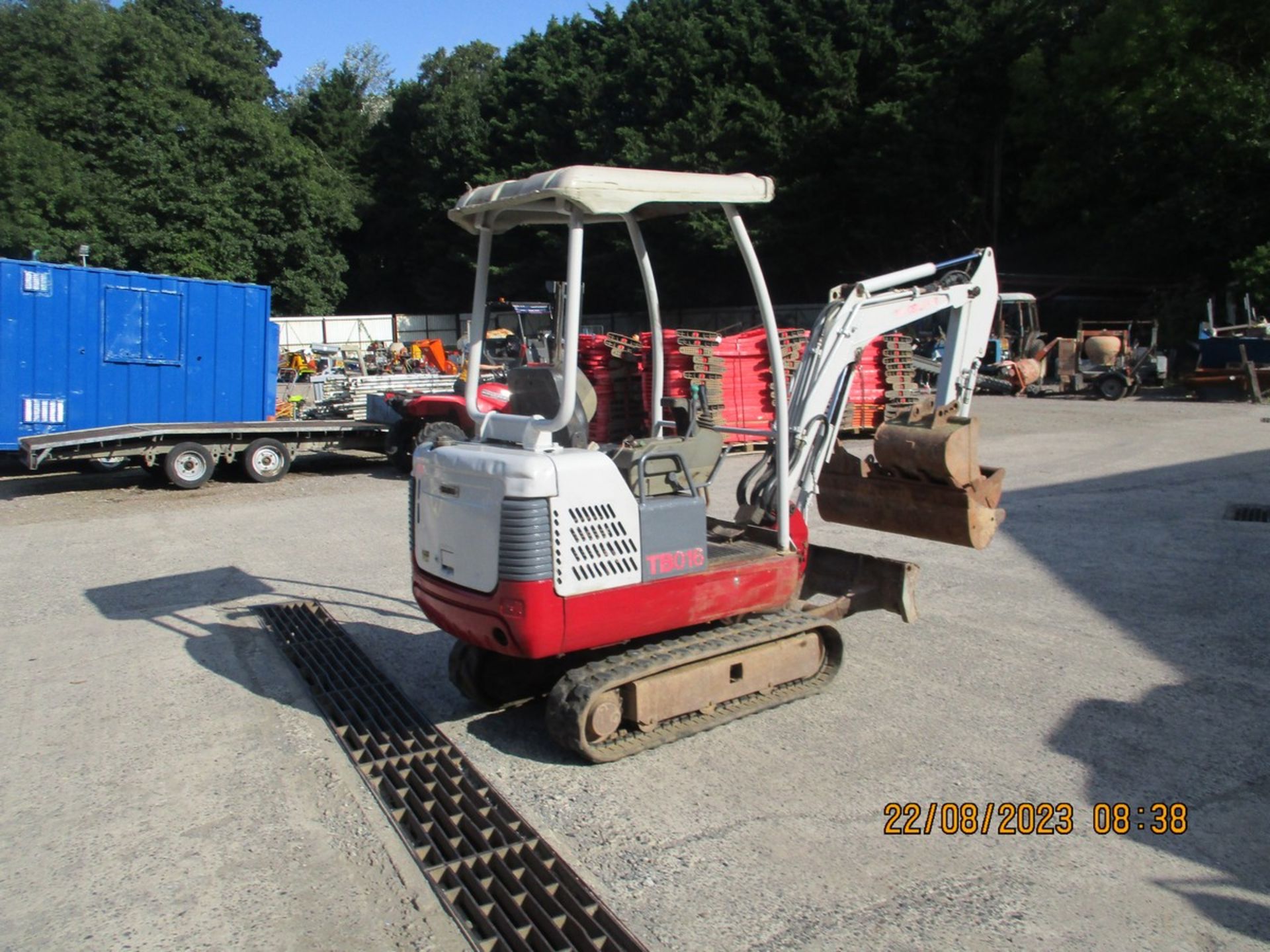 TAKEUCHI TB016 MINI DIGGER C.W 4 BUCKETS 6000HRS RDD - Image 5 of 10