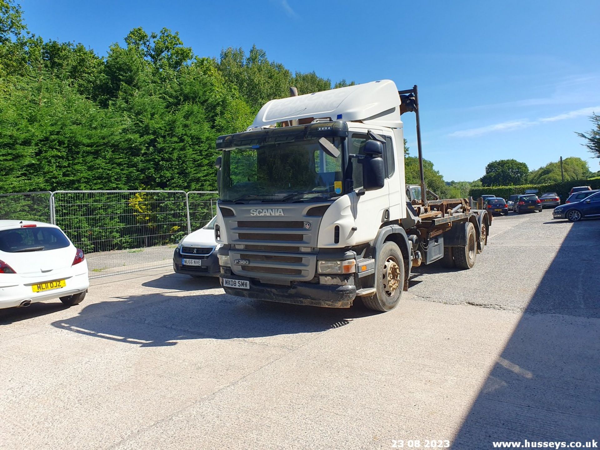 08/08 SCANIA P-SRS L-CLASS HOOK LOADER - 11705cc 2dr (White, 531k) - Image 3 of 21