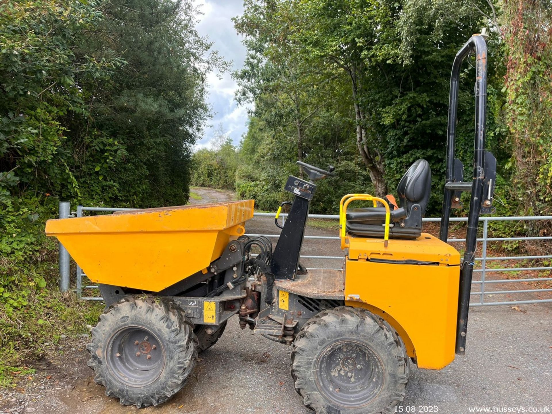 MECALAC 1 TON HI TIP DUMPER 2019 1076HRS HYDROSTATIC KUBOTA ENGINE RDT - Image 2 of 19