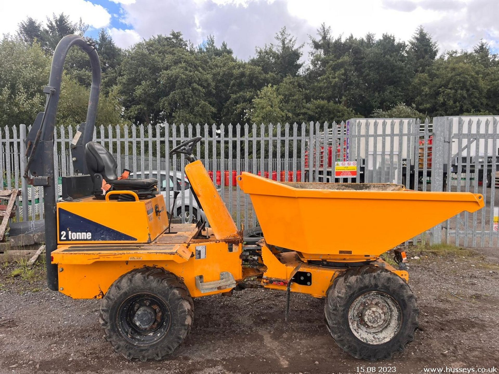 THWAITES 2 TON SWIVEL SKIP DUMPER 2014 ROAD REG 1442HRS YANMAR ENGINE MANUAL RDTS - Image 7 of 19