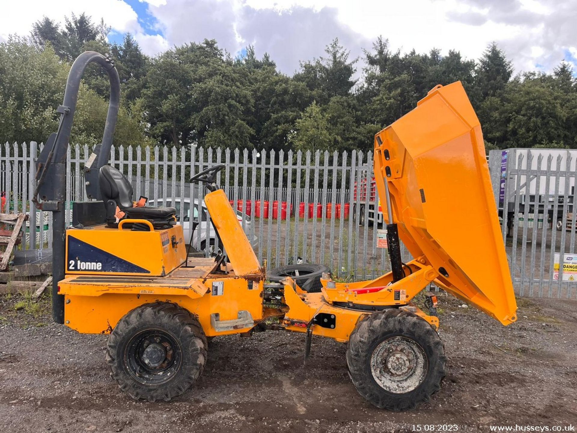 THWAITES 2 TON SWIVEL SKIP DUMPER 2014 ROAD REG 1442HRS YANMAR ENGINE MANUAL RDTS - Image 6 of 19