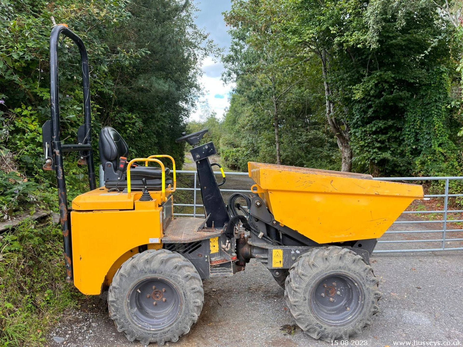 MECALAC 1 TON HI TIP DUMPER 2019 1076HRS HYDROSTATIC KUBOTA ENGINE RDT - Image 9 of 19