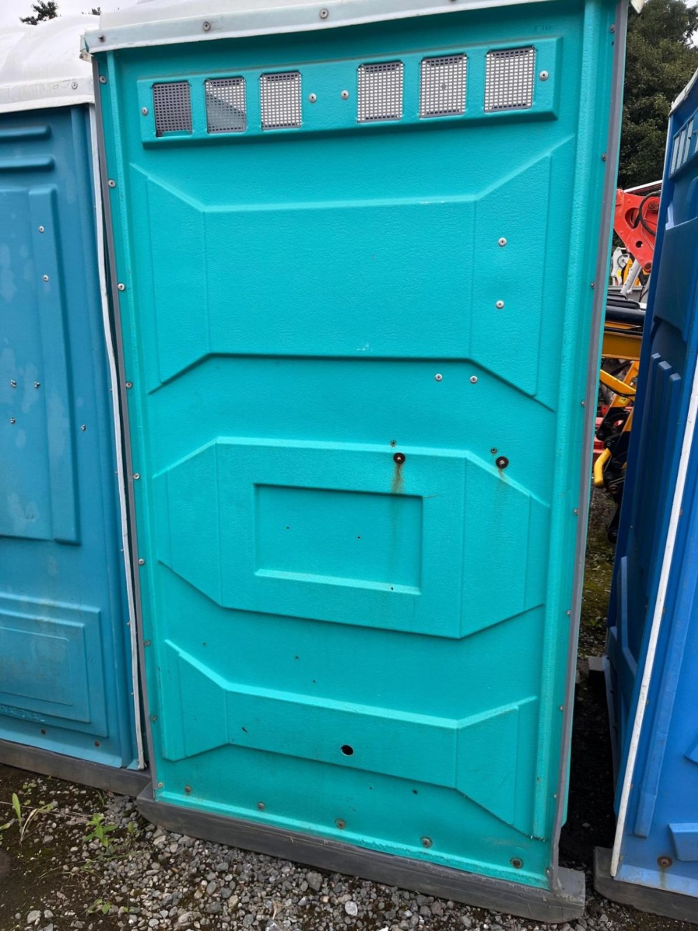 PORTABLE TOILET