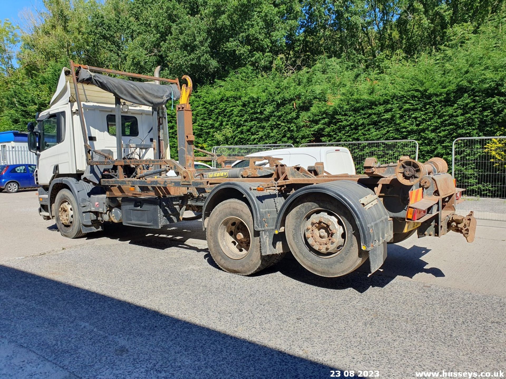 08/08 SCANIA P-SRS L-CLASS HOOK LOADER - 11705cc 2dr (White, 531k) - Image 11 of 21