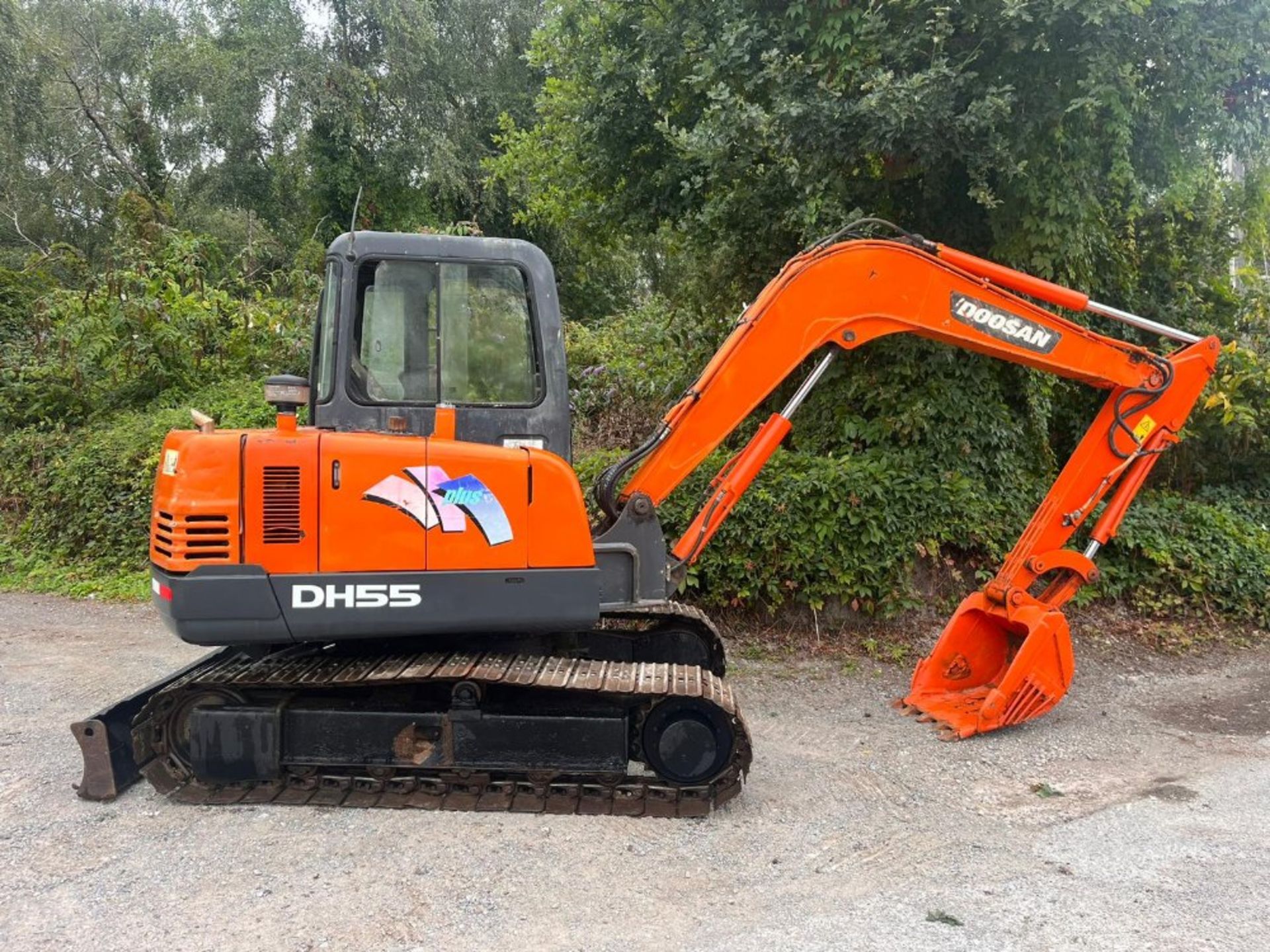 DOOSAN DH55 EXCAVATOR RTD - Image 3 of 13