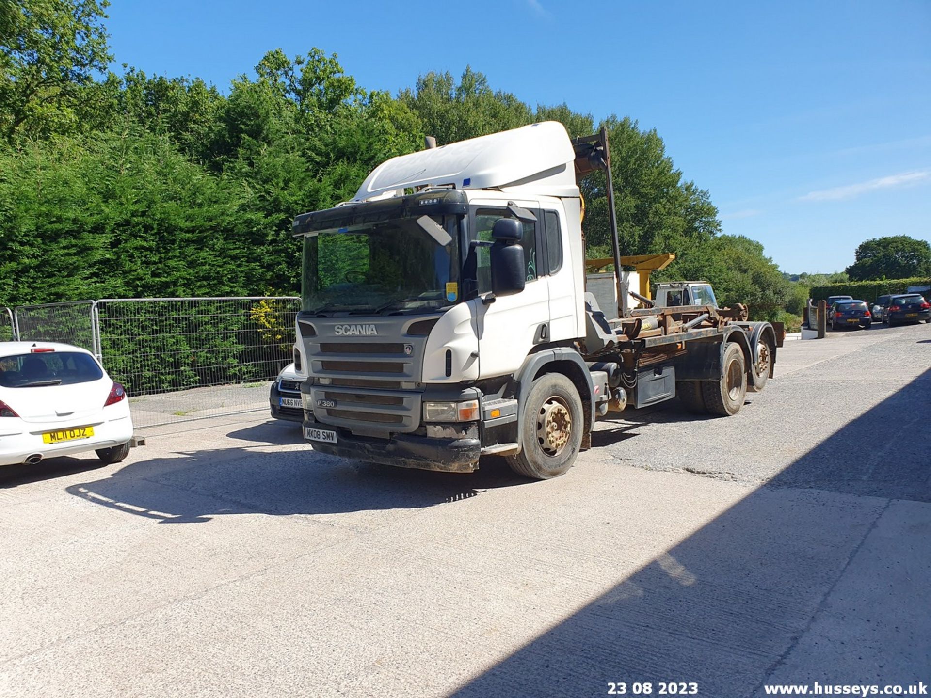 08/08 SCANIA P-SRS L-CLASS HOOK LOADER - 11705cc 2dr (White, 531k) - Image 4 of 21