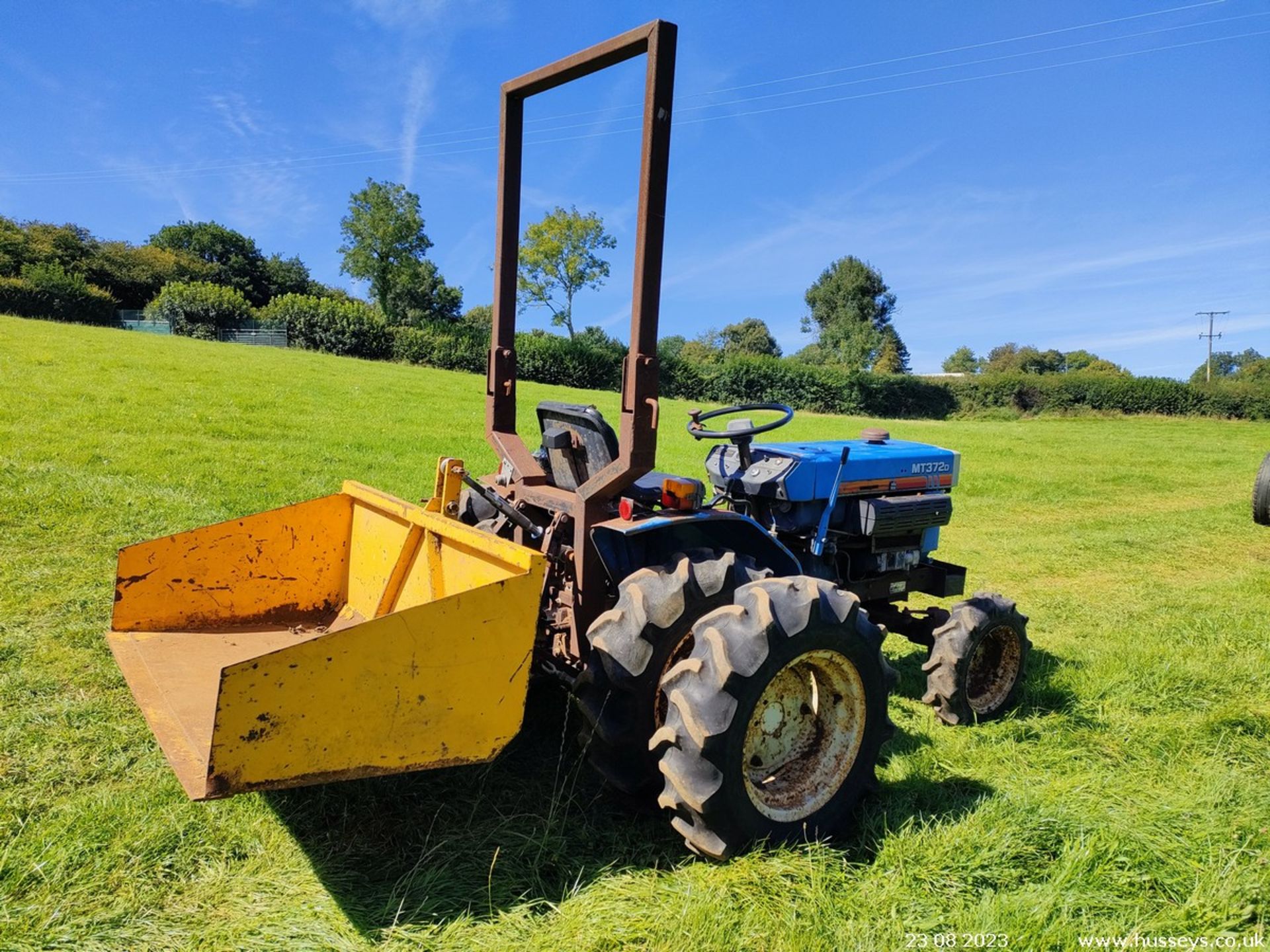 MITSUBISHI MT372D COMPACT TRACTOR C.W LINK BOX - Image 2 of 12