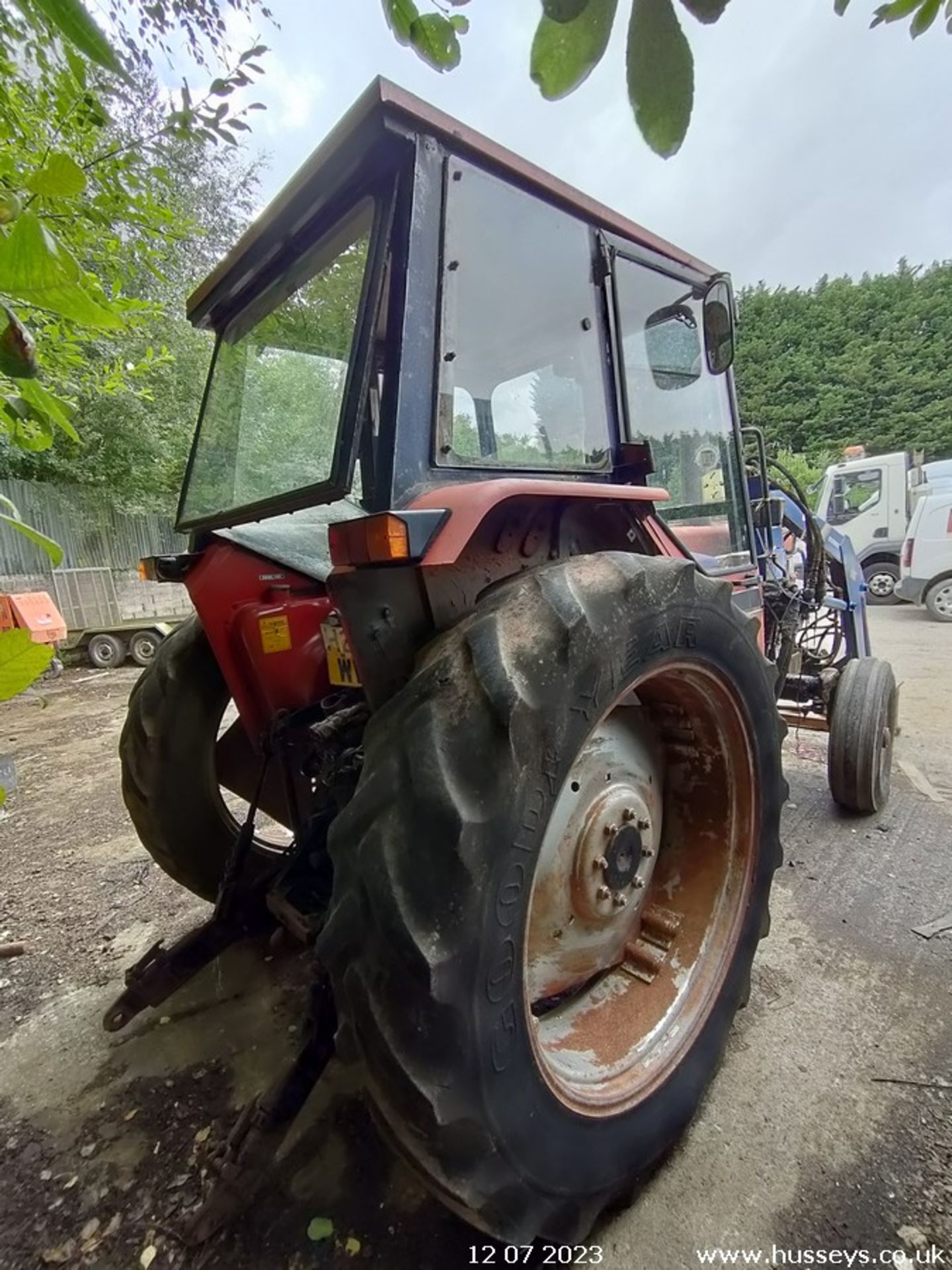 CASE INTERNATIONAL 695 TRACTOR C.W BOMFORD LOADER - Image 7 of 12