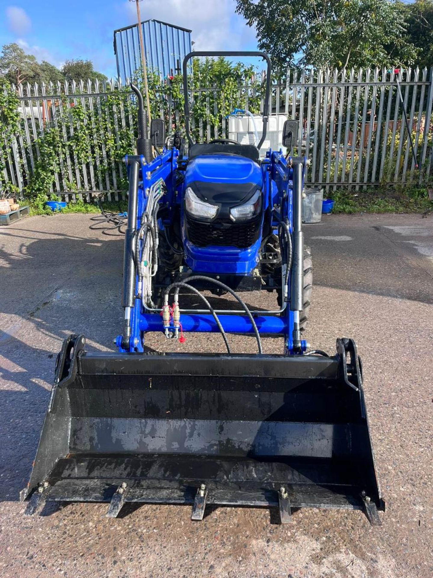 TAIYUE 30HP 4WD TRACTOR C.W LOADER & 2 IN 1 BUCKET 2023 UNUSED - Image 6 of 22