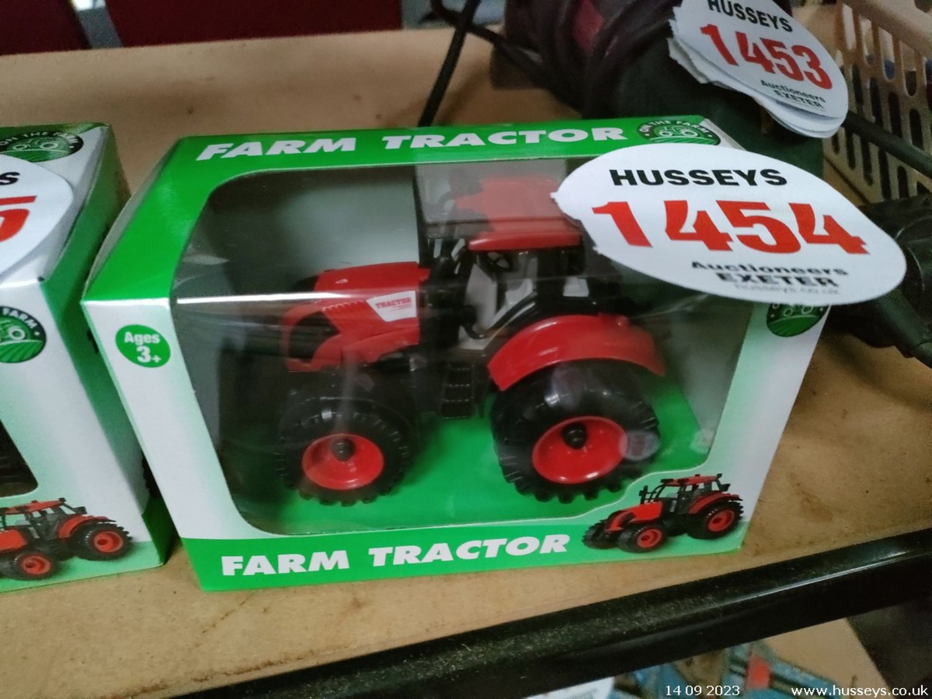 TRACTOR