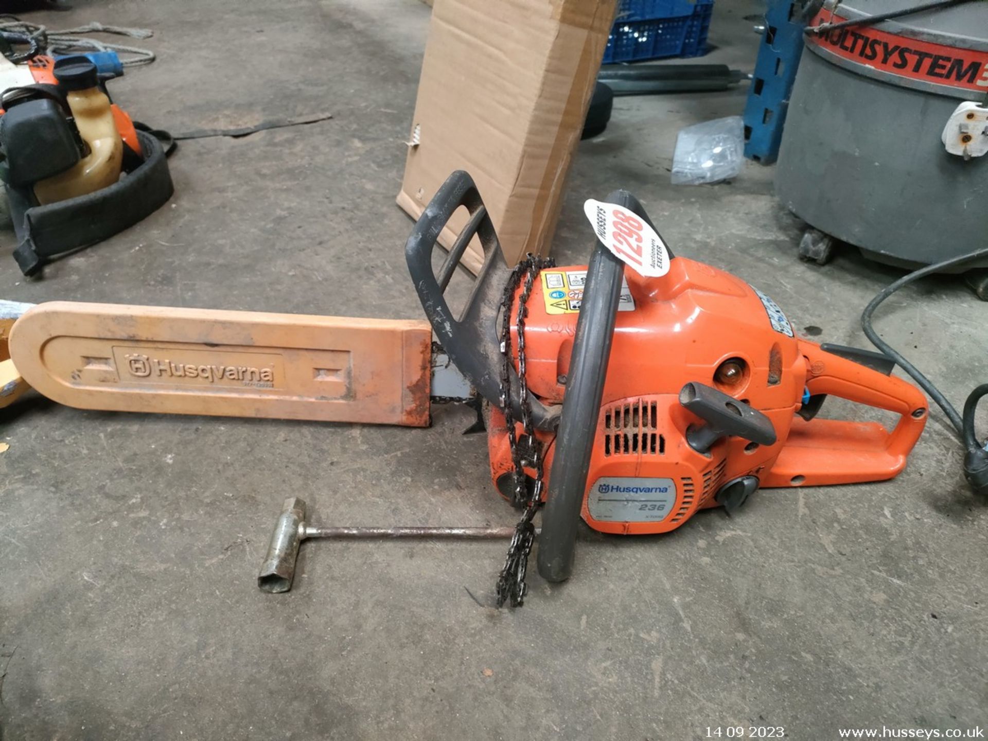 HUSQVARNA 236 CHAINSAW