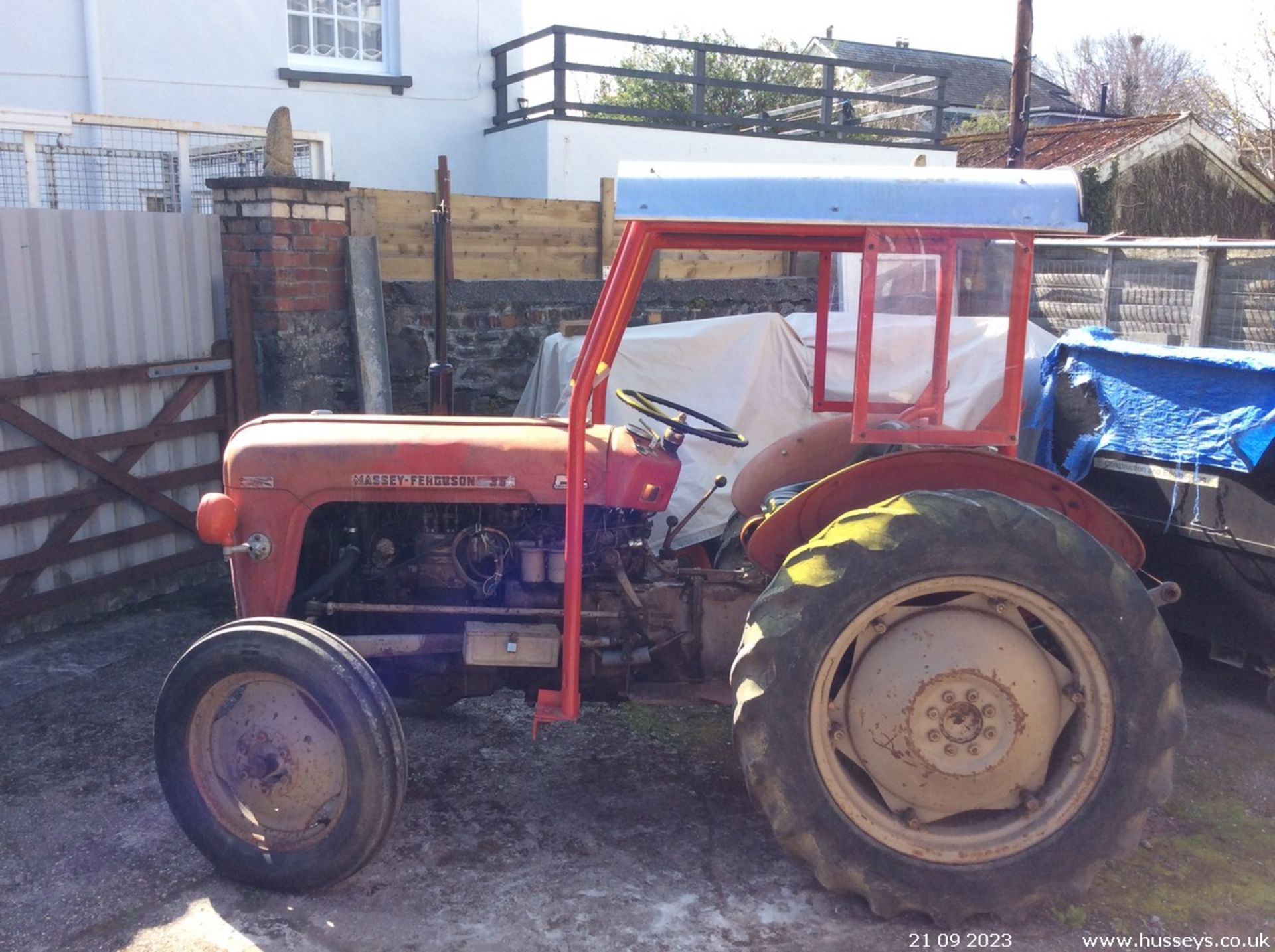 MASSEY FERGUSON 4 CYLINDER TRACTOR