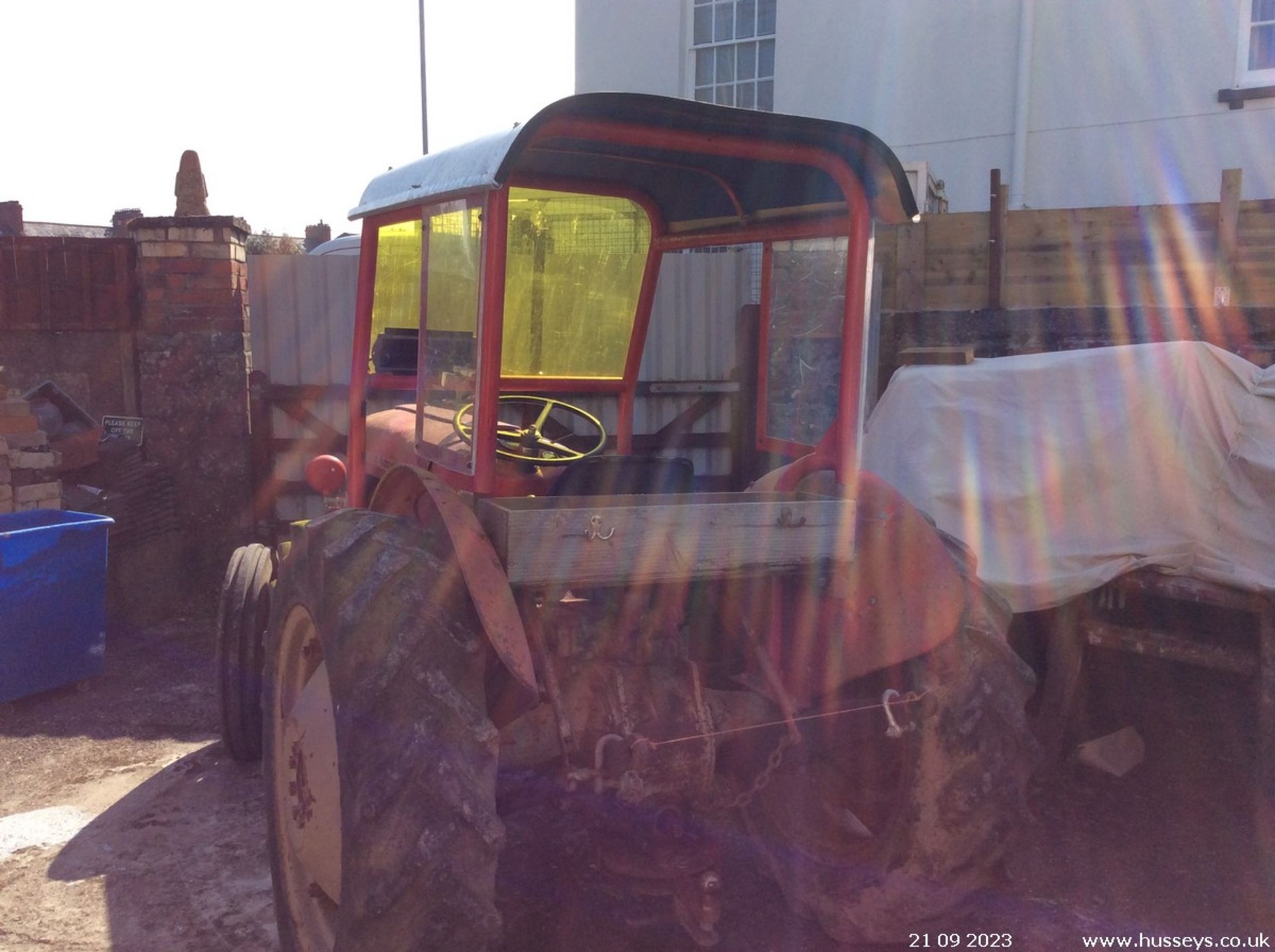 MASSEY FERGUSON 4 CYLINDER TRACTOR - Image 5 of 14