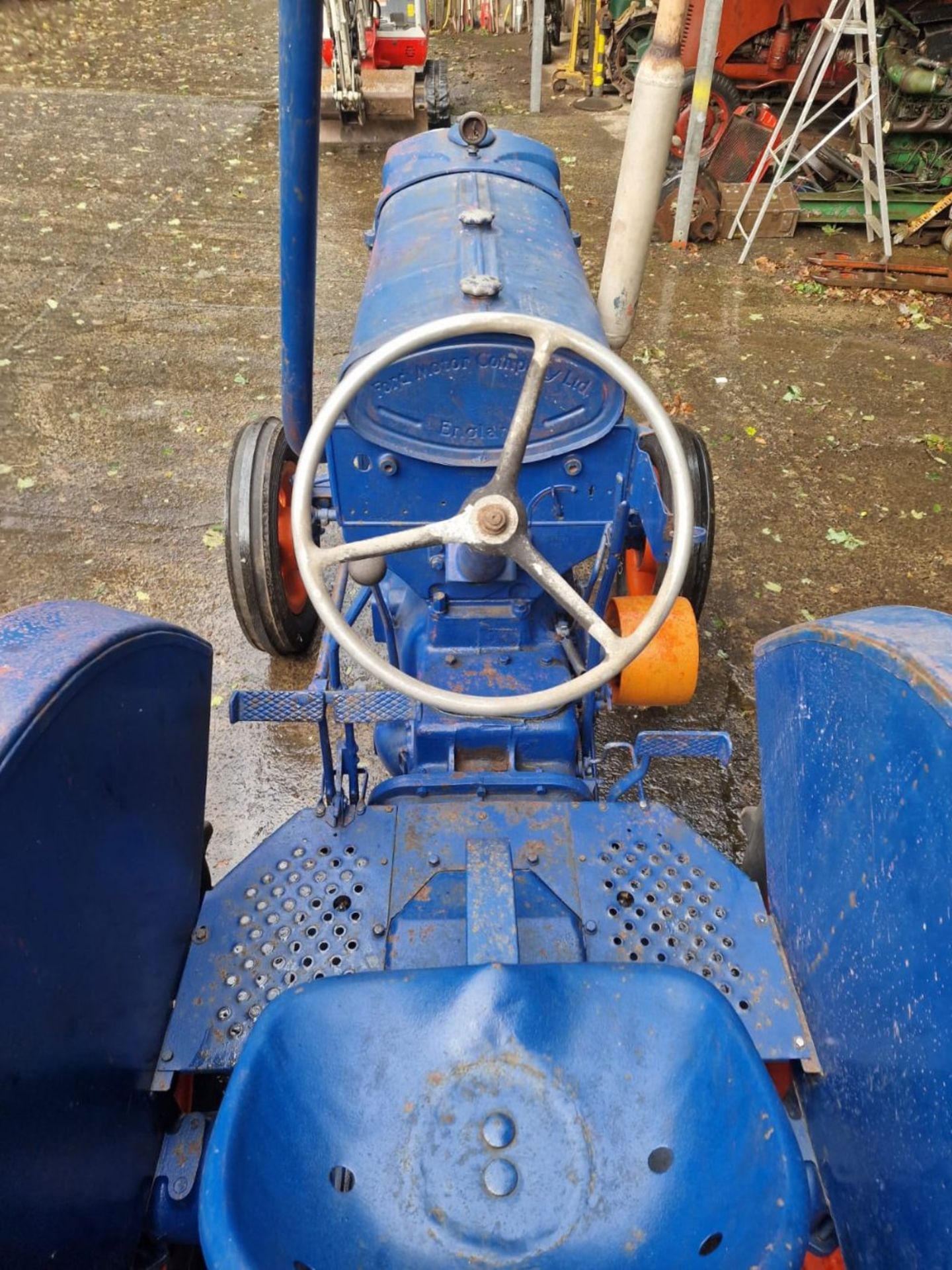 FORDSON E27N TRACTOR (NO CRACKS IN THE BLOCK WILL STARTS & DRIVES) - Image 5 of 10