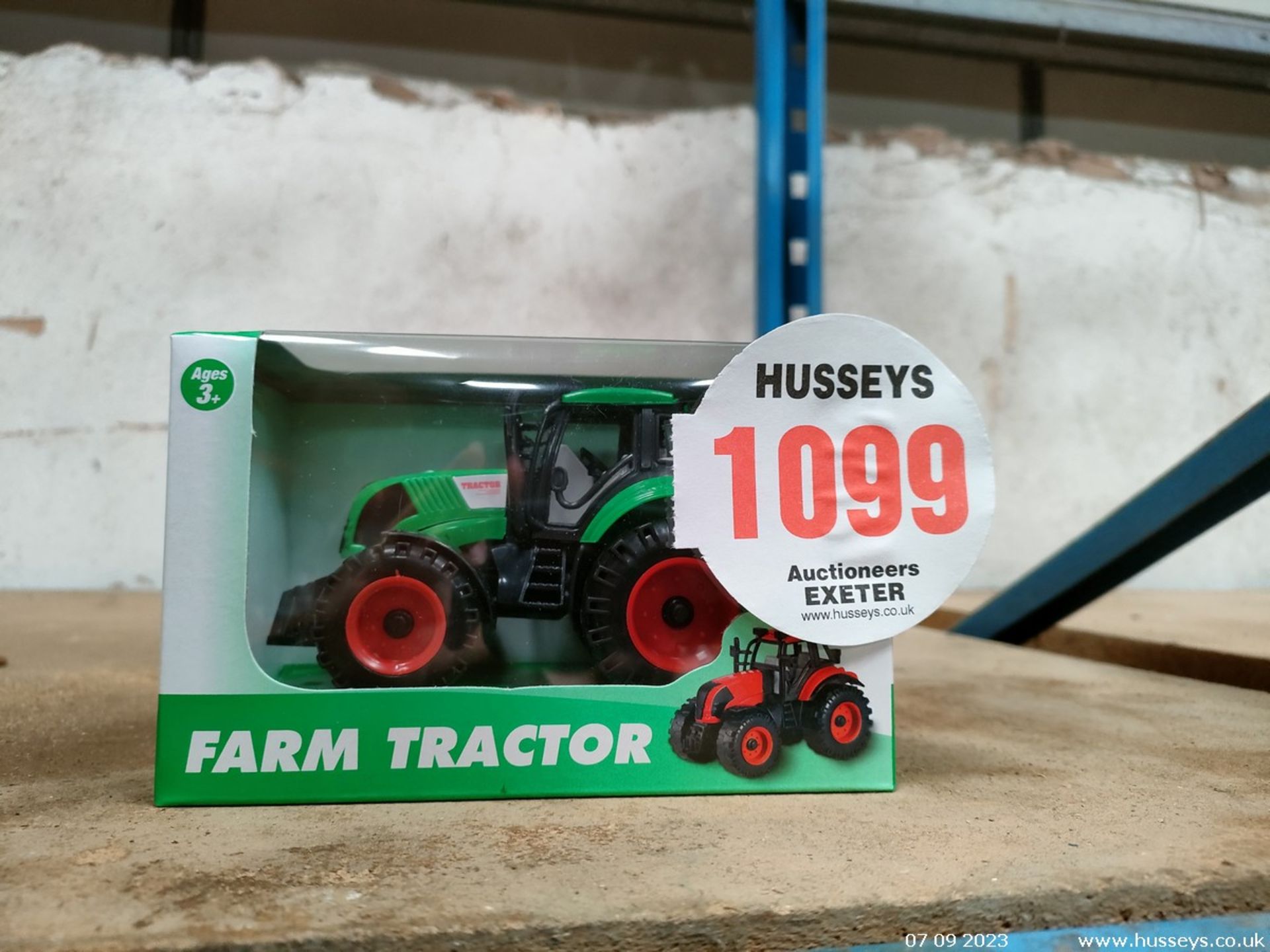 TRACTOR