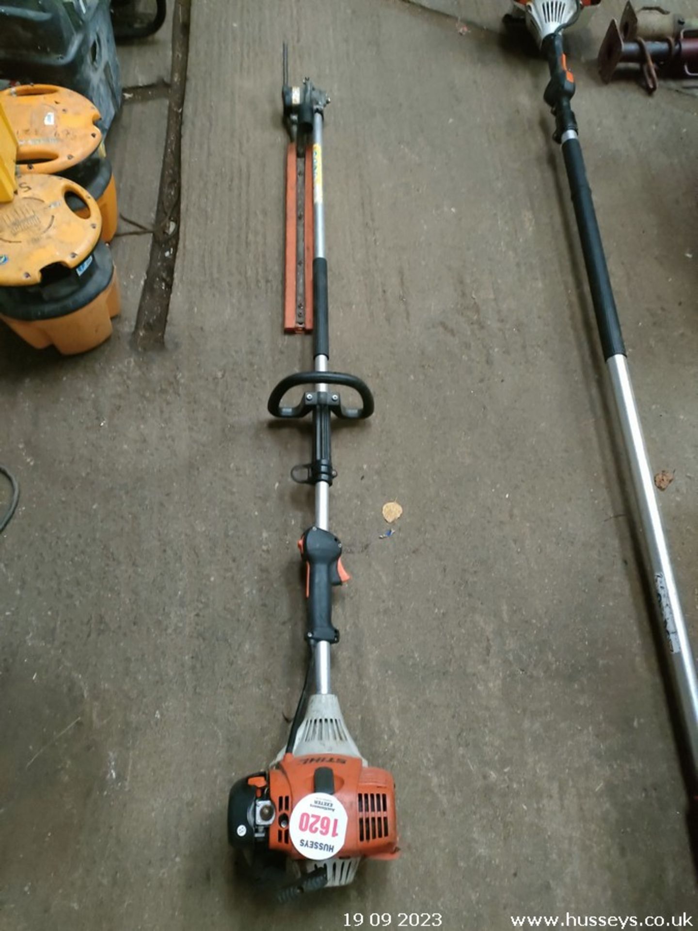 LONG REACH STIHL HEDGE TRIMMER