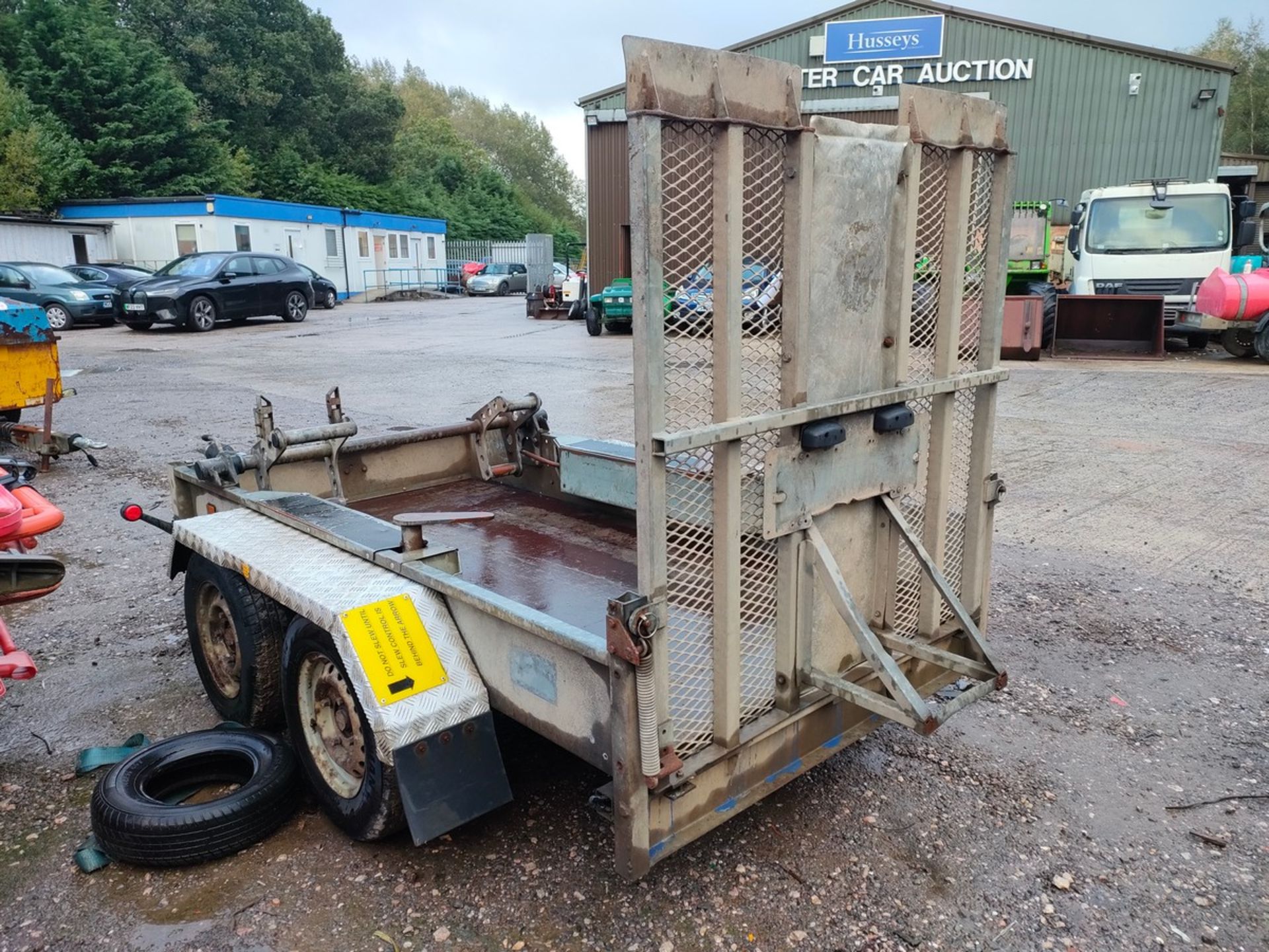 INDESPENSION MINI DIGGER TRAILER C.W TRACK LOCKS - Image 3 of 5